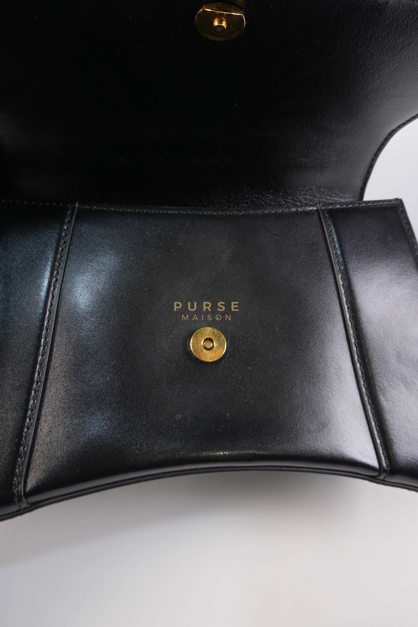 Hourglass Small Black in Smooth Calfskin Leather | Purse Maison Luxury Bags Shop