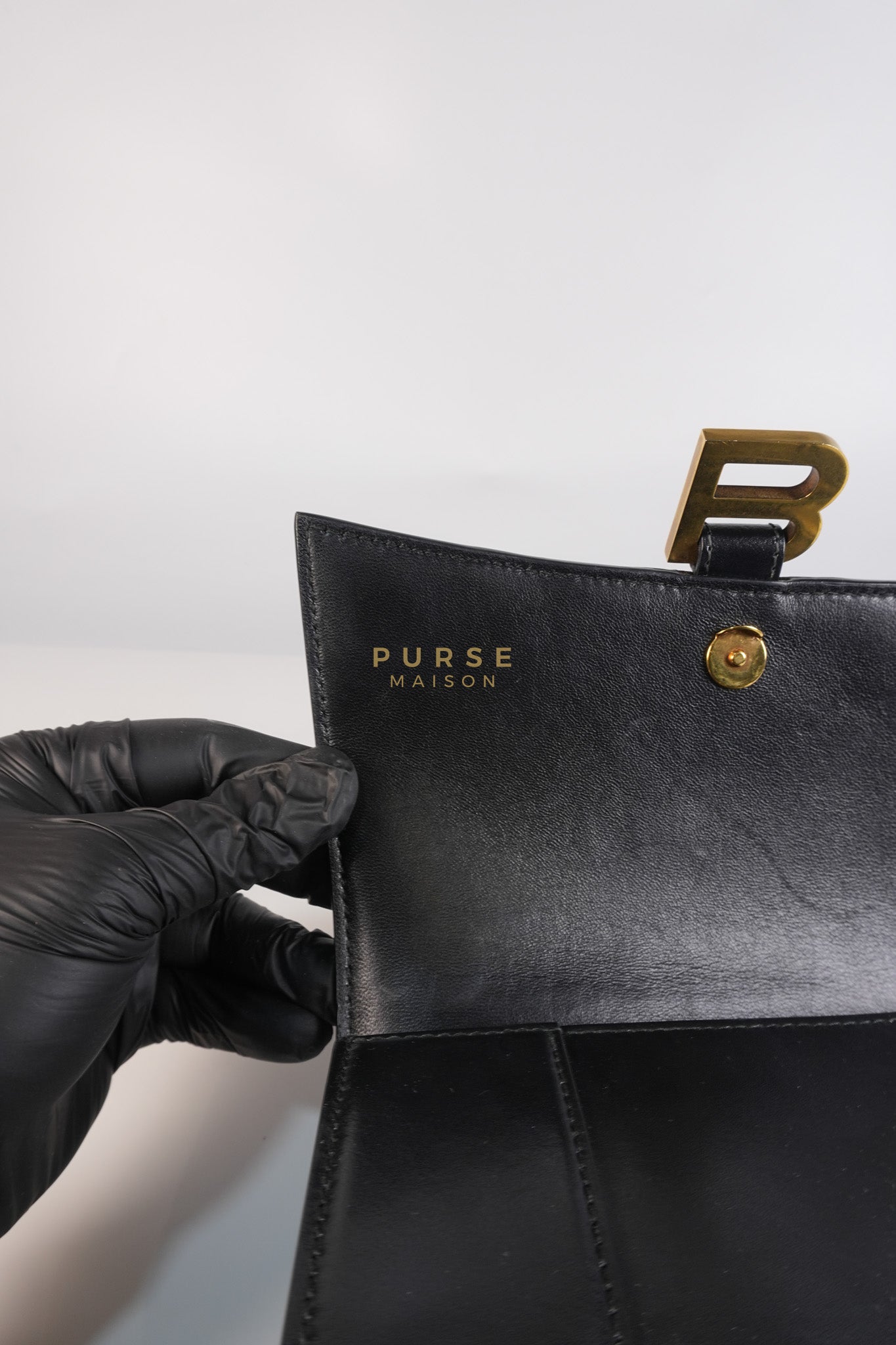 Hourglass Small Black in Smooth Calfskin Leather | Purse Maison Luxury Bags Shop