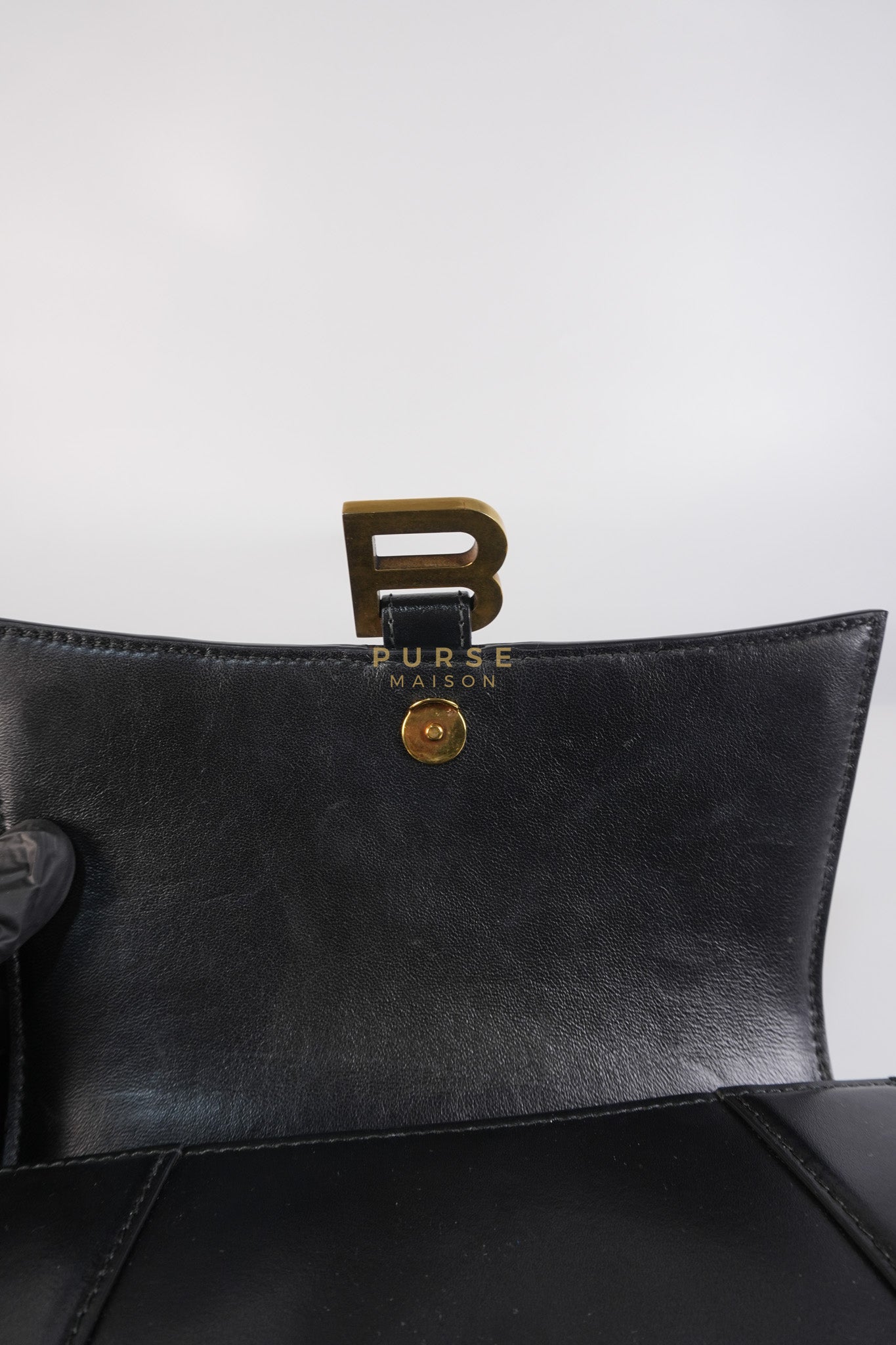 Hourglass Small Black in Smooth Calfskin Leather | Purse Maison Luxury Bags Shop