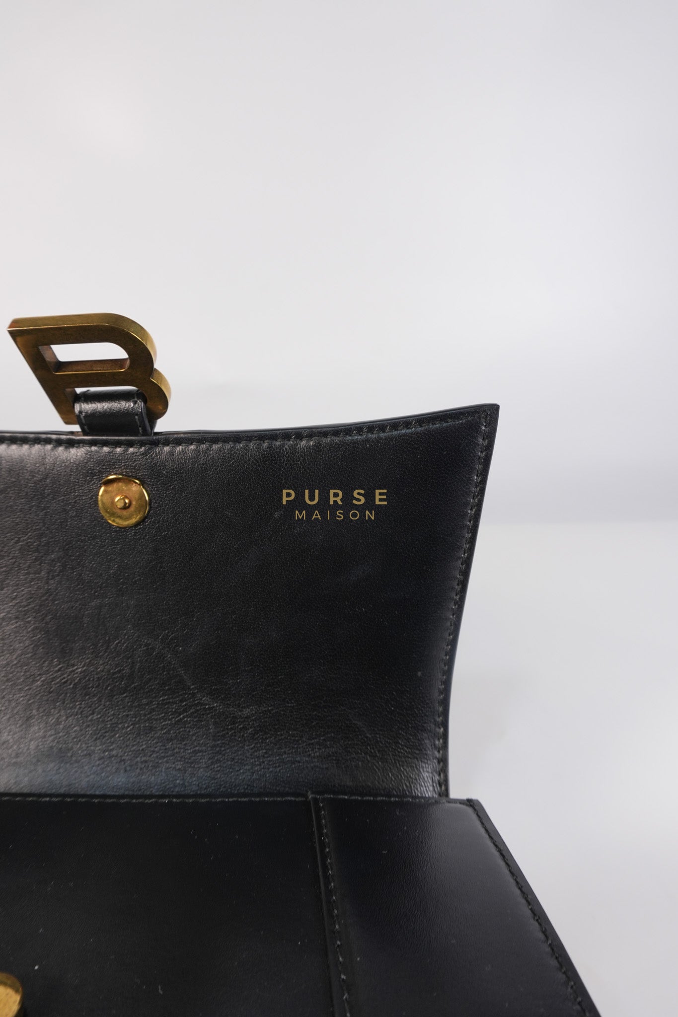 Hourglass Small Black in Smooth Calfskin Leather | Purse Maison Luxury Bags Shop