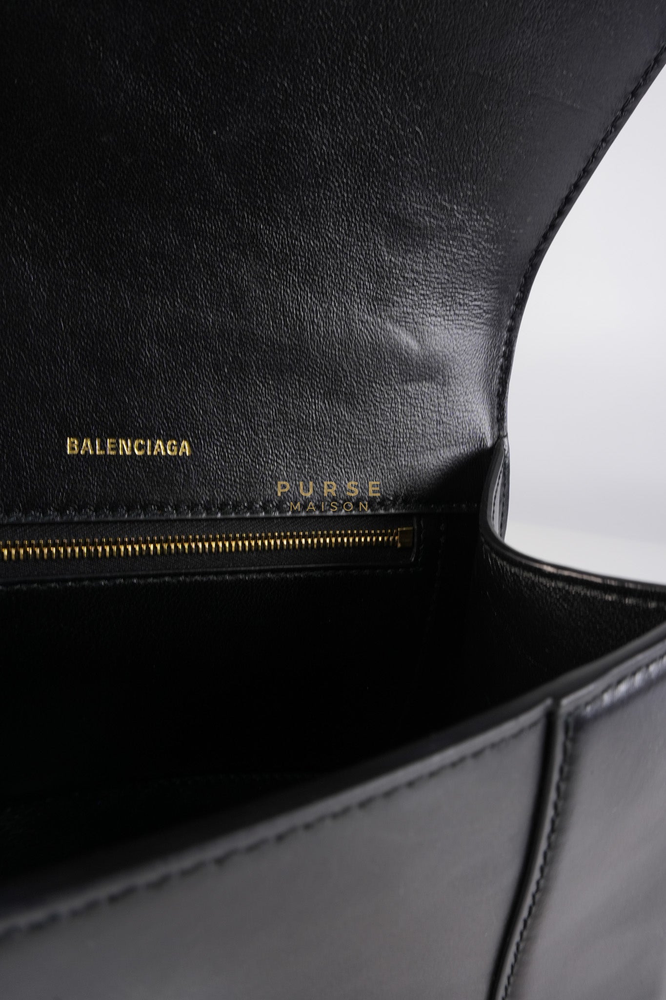 Hourglass Small Black in Smooth Calfskin Leather | Purse Maison Luxury Bags Shop