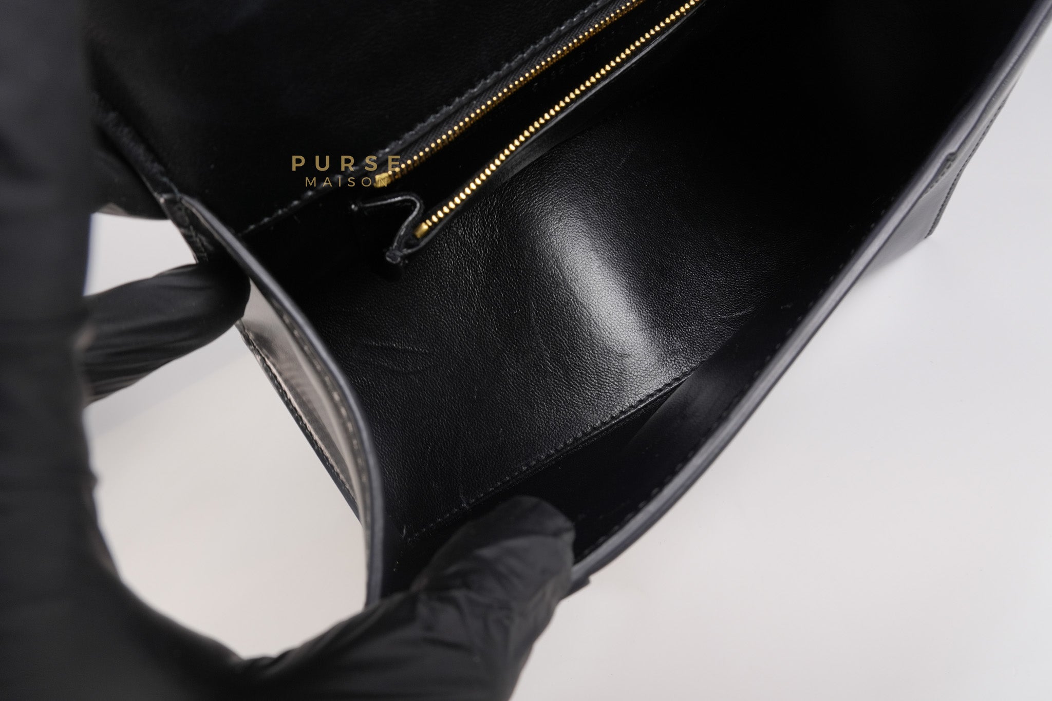 Hourglass Small Black in Smooth Calfskin Leather | Purse Maison Luxury Bags Shop