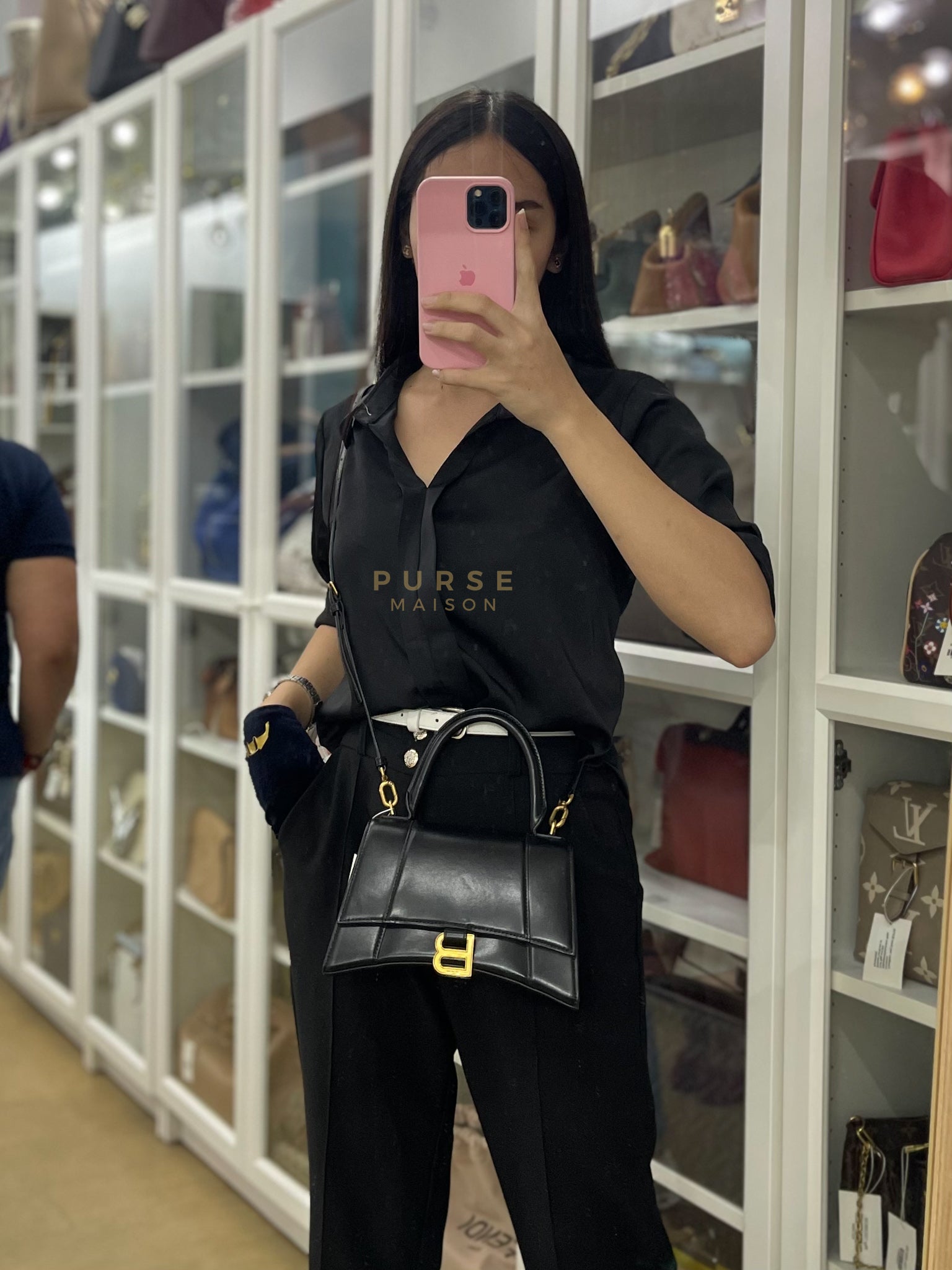 Hourglass Small Black in Smooth Calfskin Leather | Purse Maison Luxury Bags Shop