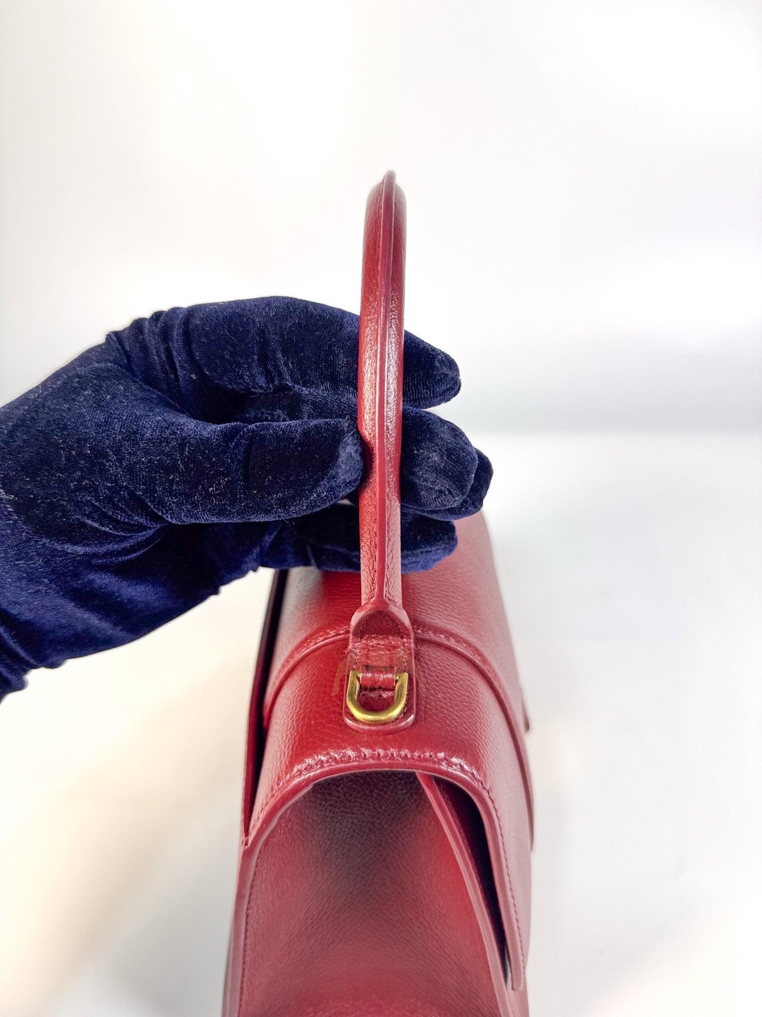 Hourglass Small in Dark Red Grained Leather | Purse Maison Luxury Bags Shop