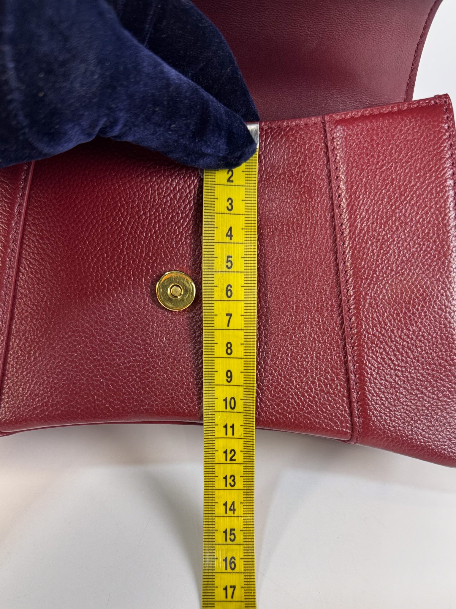 Hourglass Small in Dark Red Grained Leather | Purse Maison Luxury Bags Shop