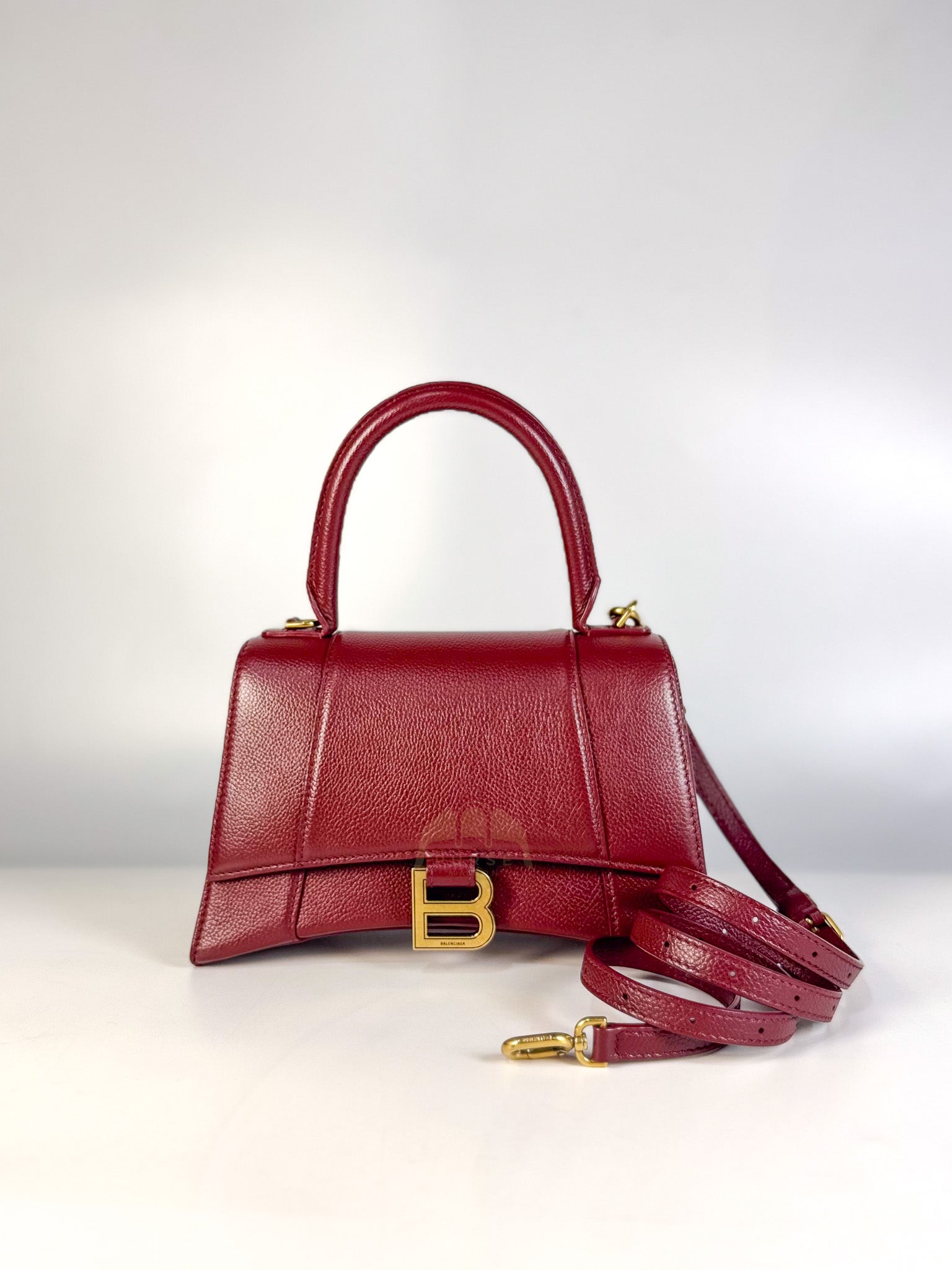 Hourglass Small in Dark Red Grained Leather | Purse Maison Luxury Bags Shop