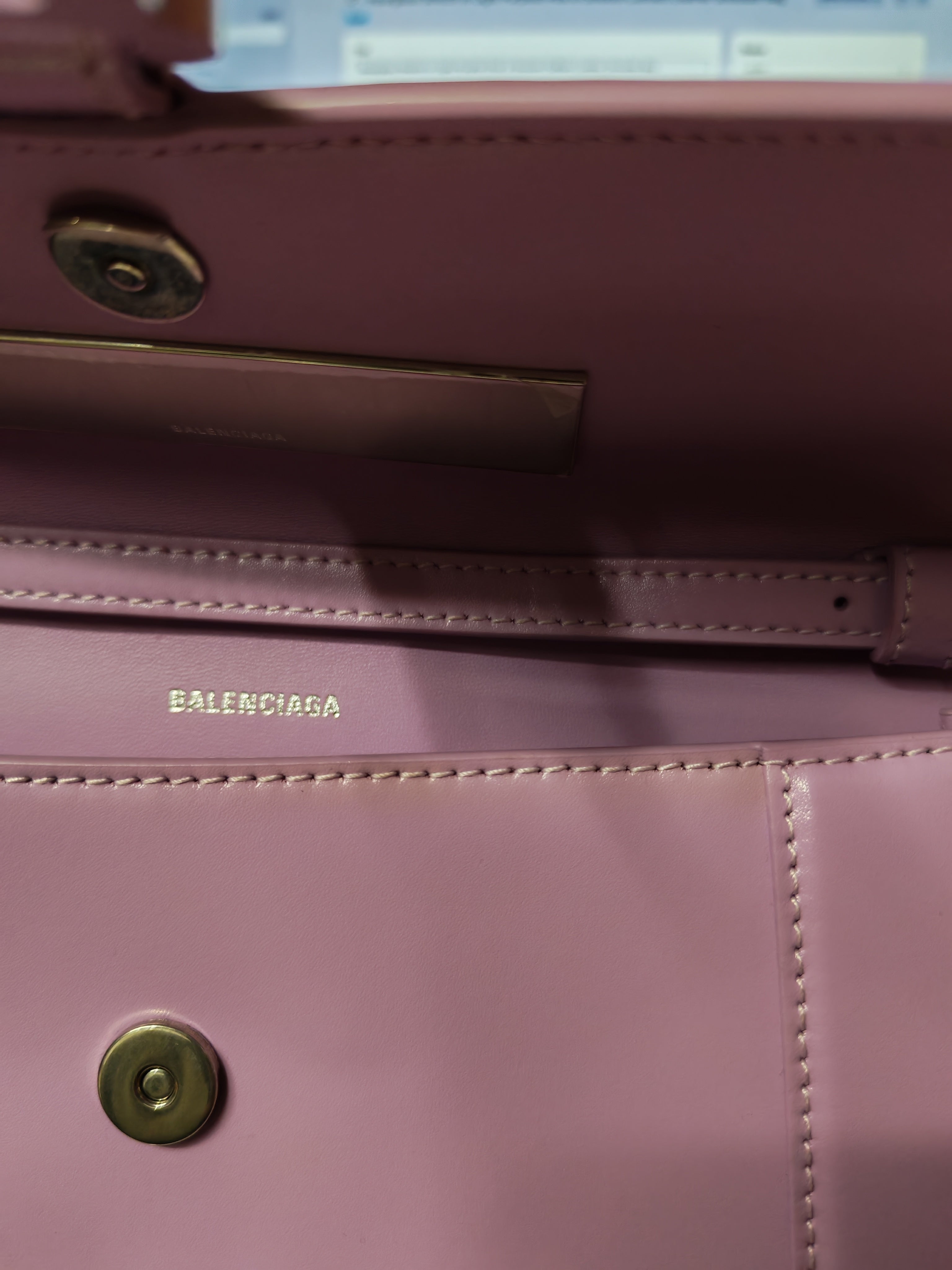 Hourglass Stretch in Light Purplish Pink in Smooth Calfskin Leather Shoulder Bag | Purse Maison Luxury Bags Shop