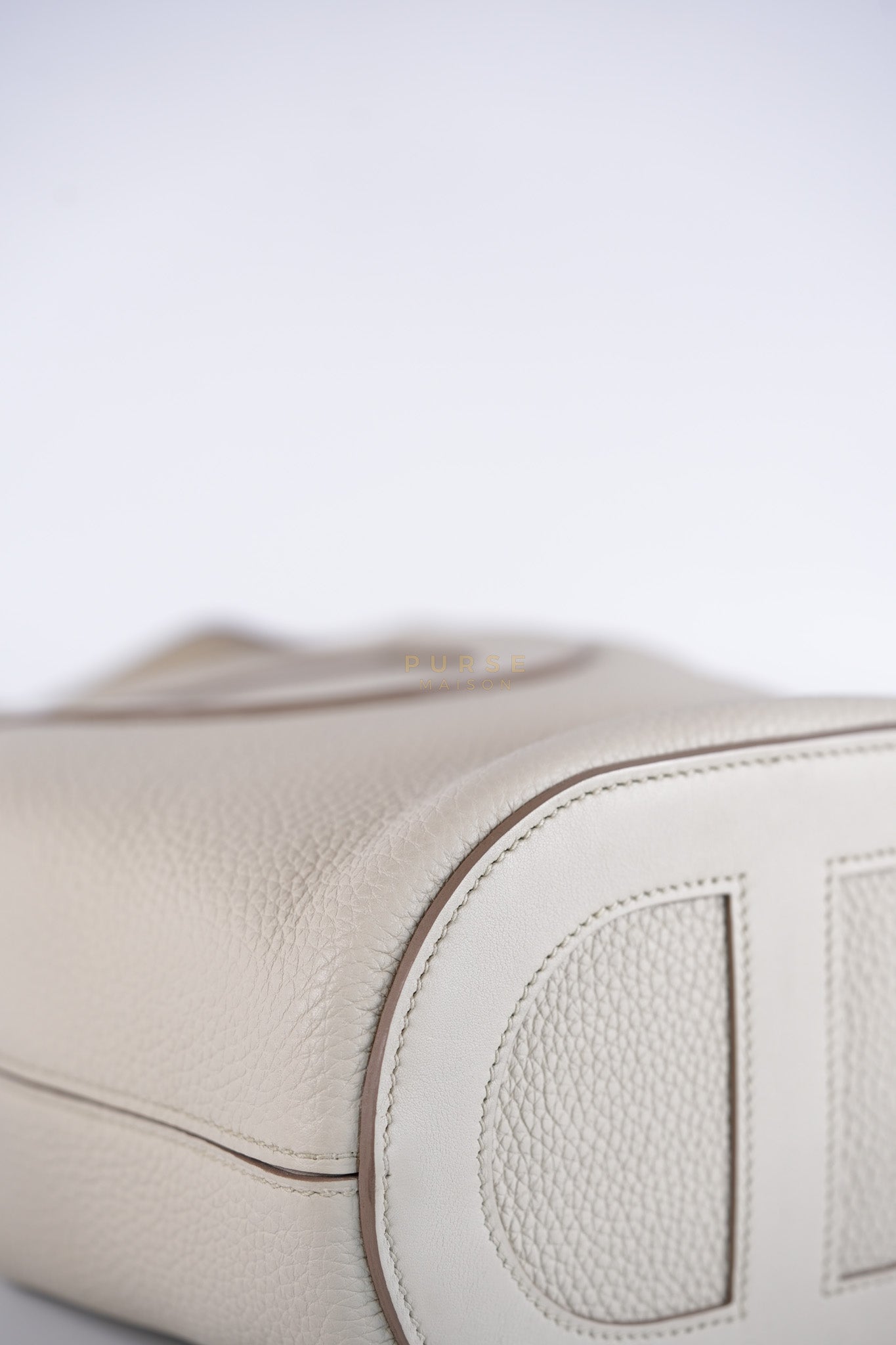 In the Loop 18 in Beton Clemence Leather and Gold Hardware Stamp U (2022) | Purse Maison Luxury Bags Shop