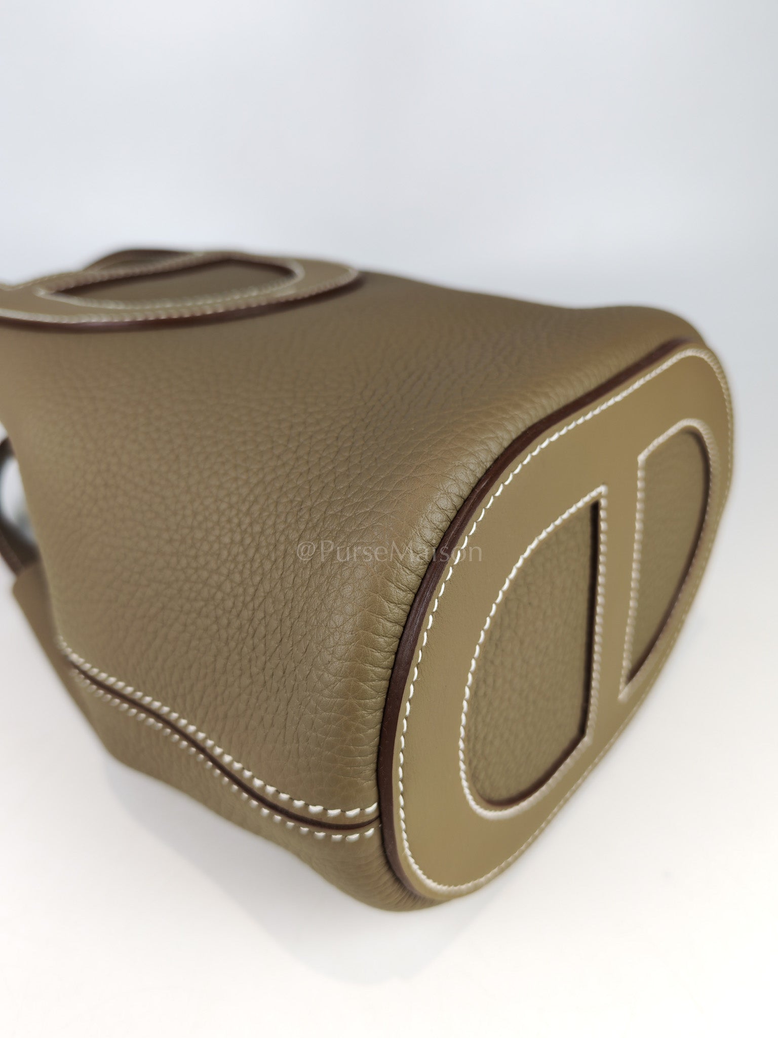 In The Loop 18 in Etoupe Leather and Gold Hardware Stamp K (2025) | Purse Maison Luxury Bags Shop