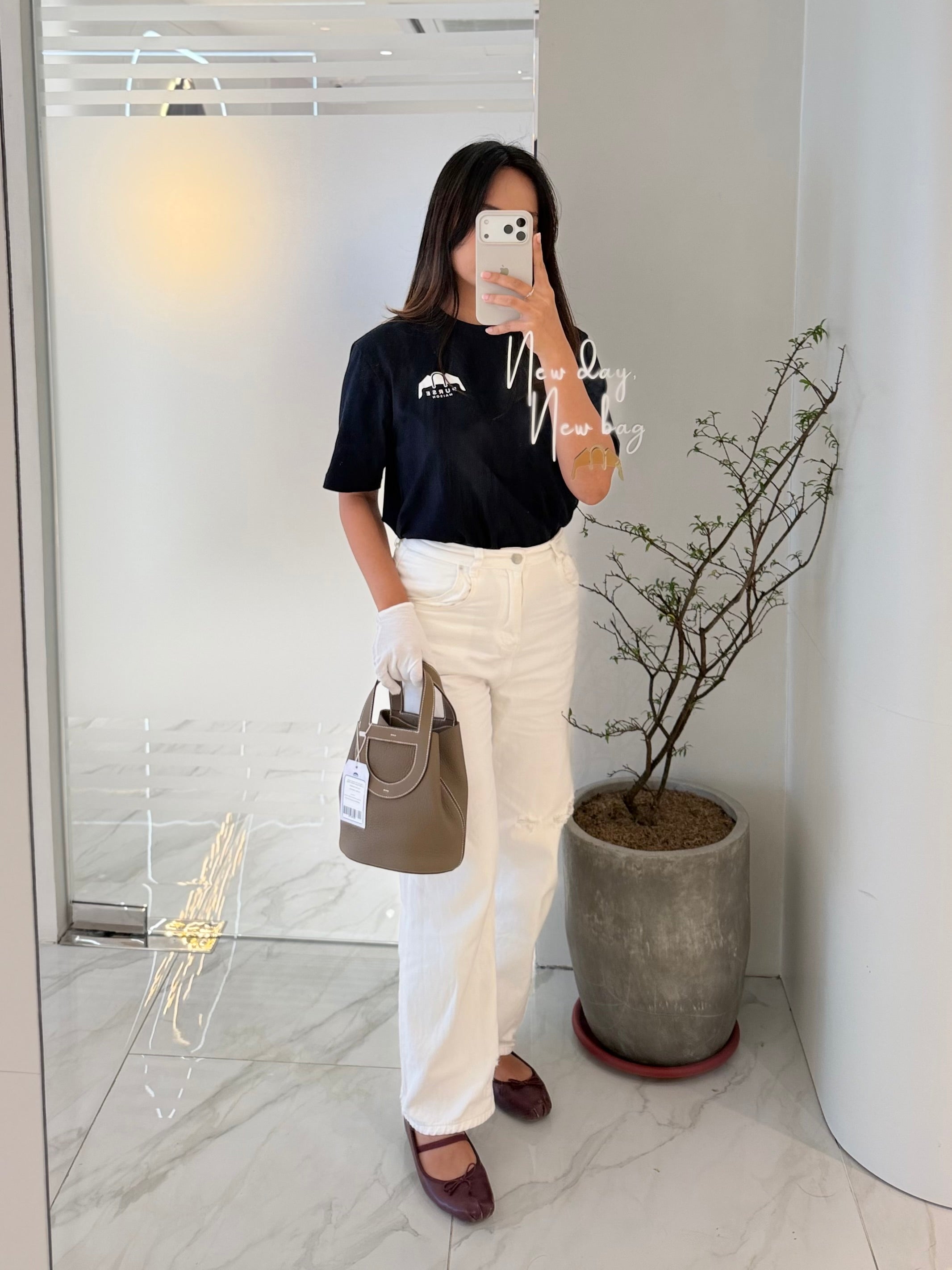 In The Loop 18 in Etoupe Leather and Gold Hardware Stamp K (2025) | Purse Maison Luxury Bags Shop