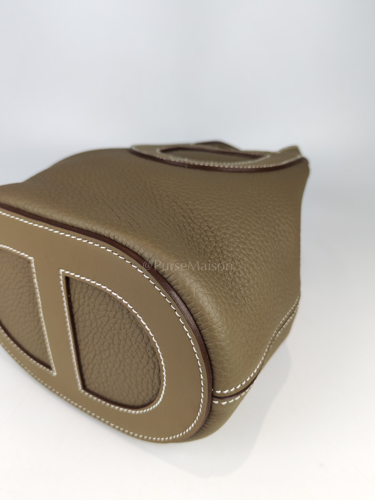 In The Loop 18 in Etoupe Leather and Gold Hardware Stamp K (2025) | Purse Maison Luxury Bags Shop