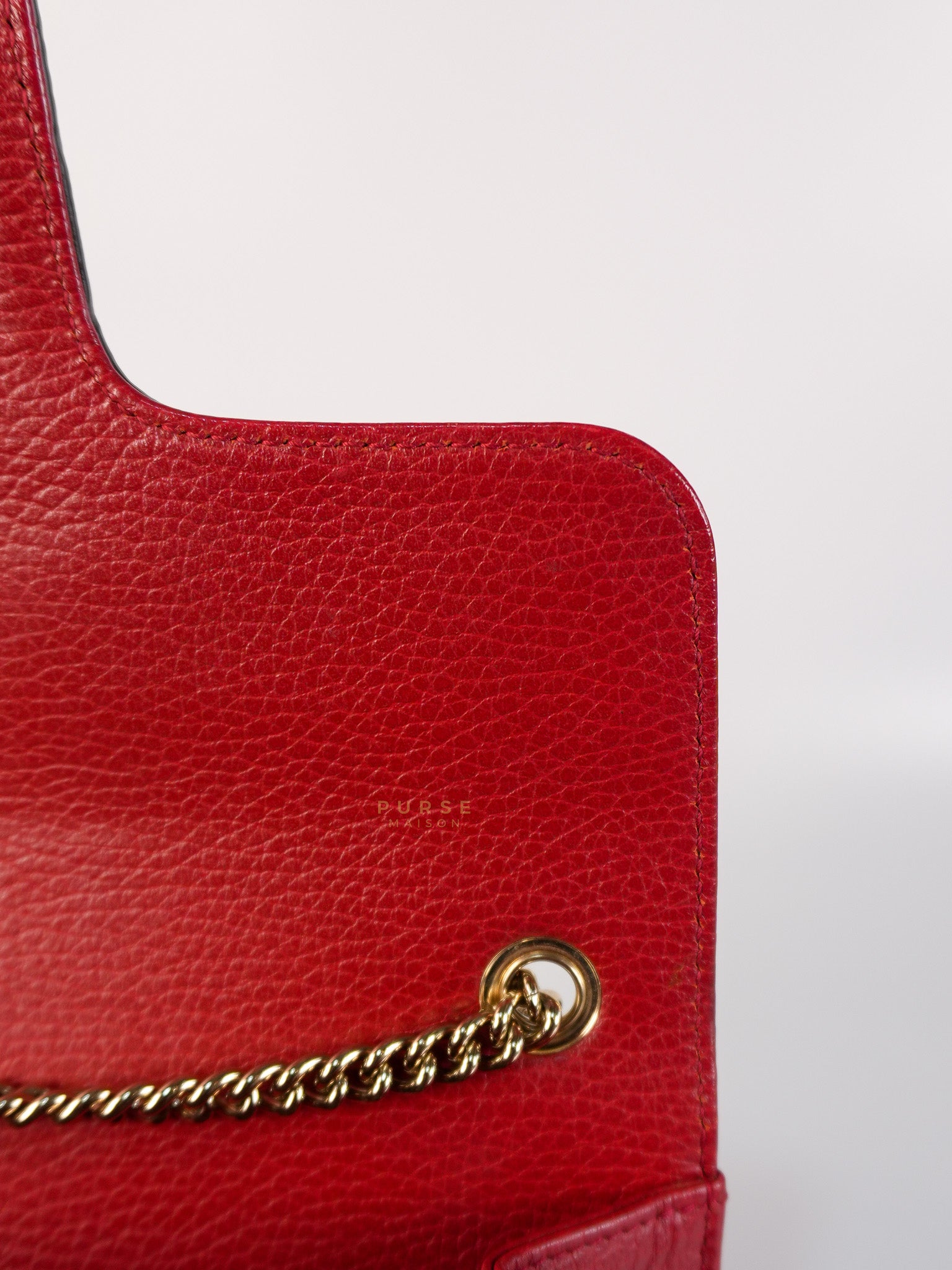 Interlocking G Dollar in Red Grained Calfskin Leather | Purse Maison Luxury Bags Shop