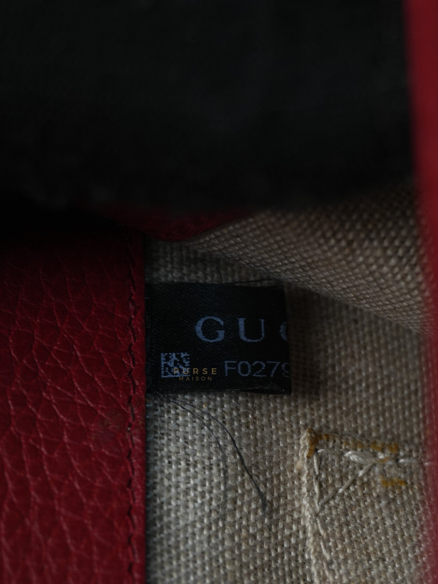 Interlocking G Dollar in Red Grained Calfskin Leather | Purse Maison Luxury Bags Shop