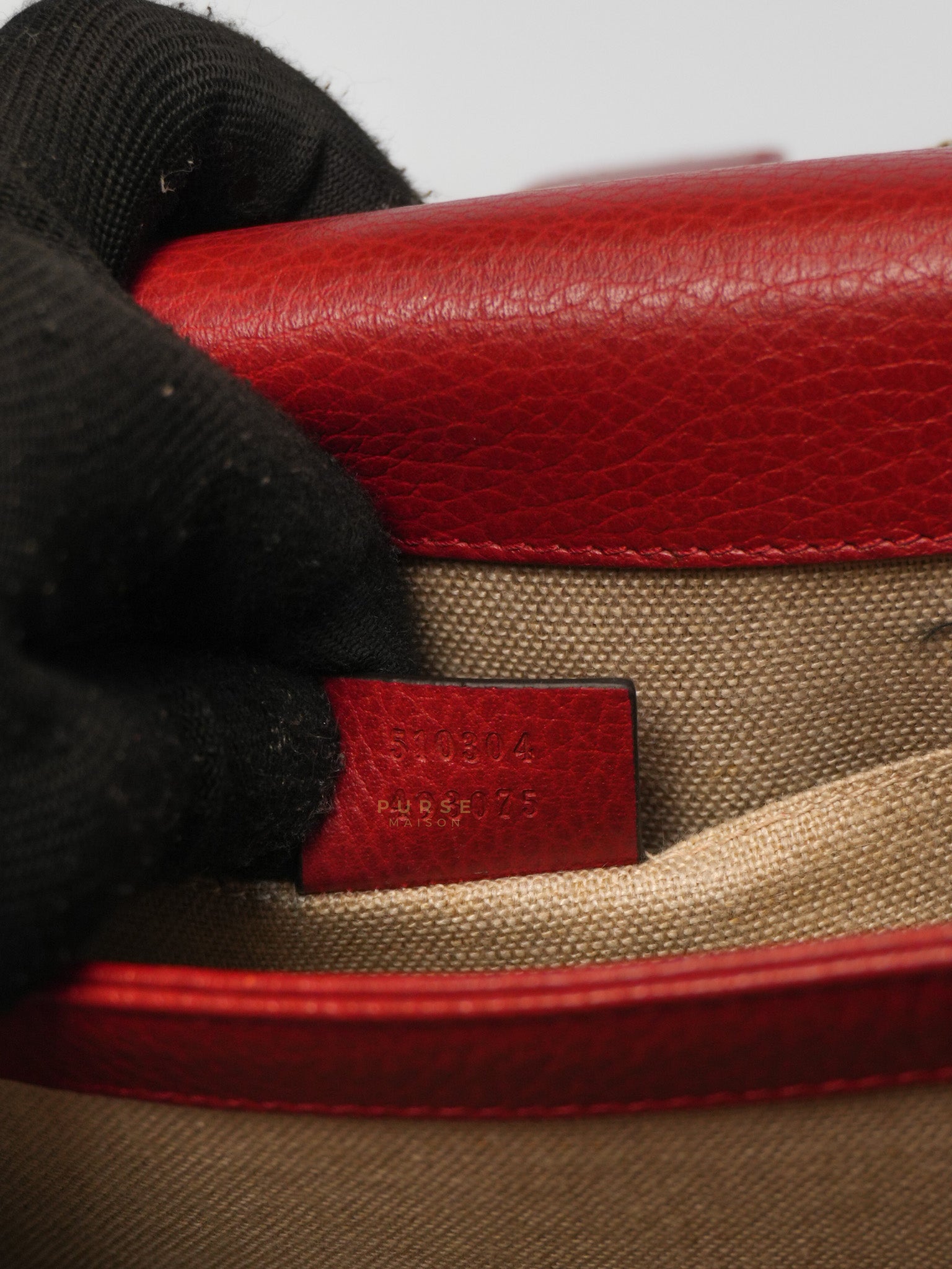 Interlocking G Dollar in Red Grained Calfskin Leather | Purse Maison Luxury Bags Shop