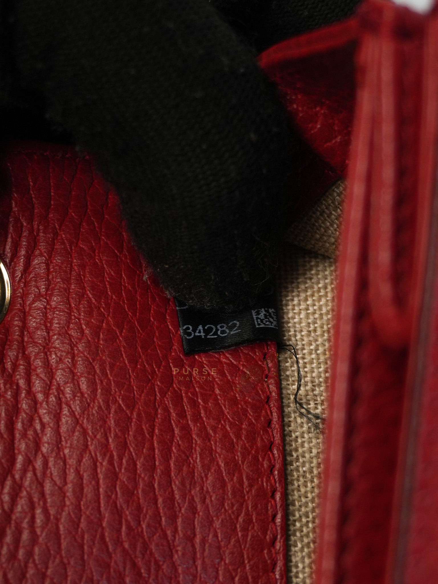 Interlocking G Dollar in Red Grained Calfskin Leather | Purse Maison Luxury Bags Shop