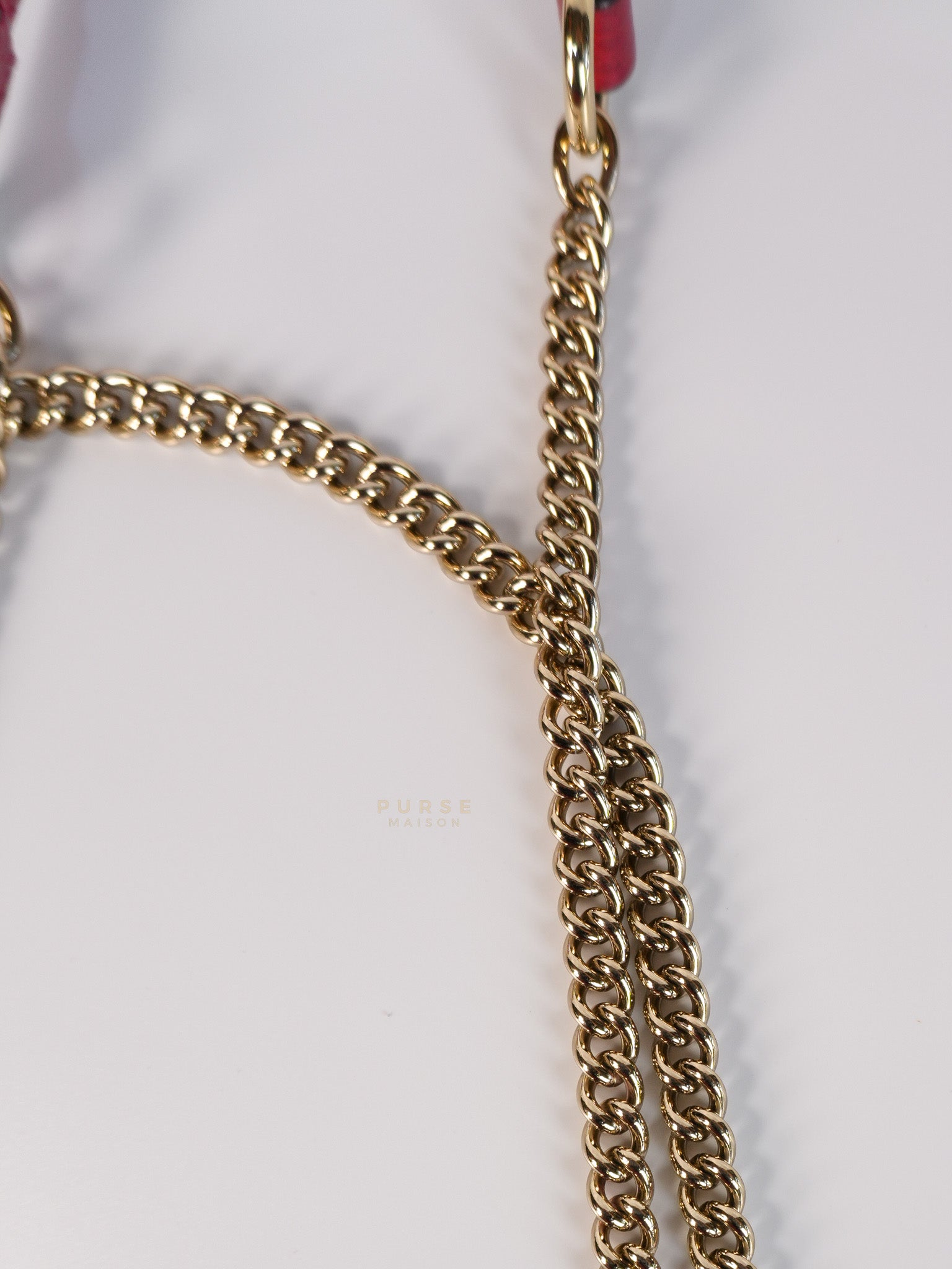 Interlocking G Dollar in Red Grained Calfskin Leather | Purse Maison Luxury Bags Shop