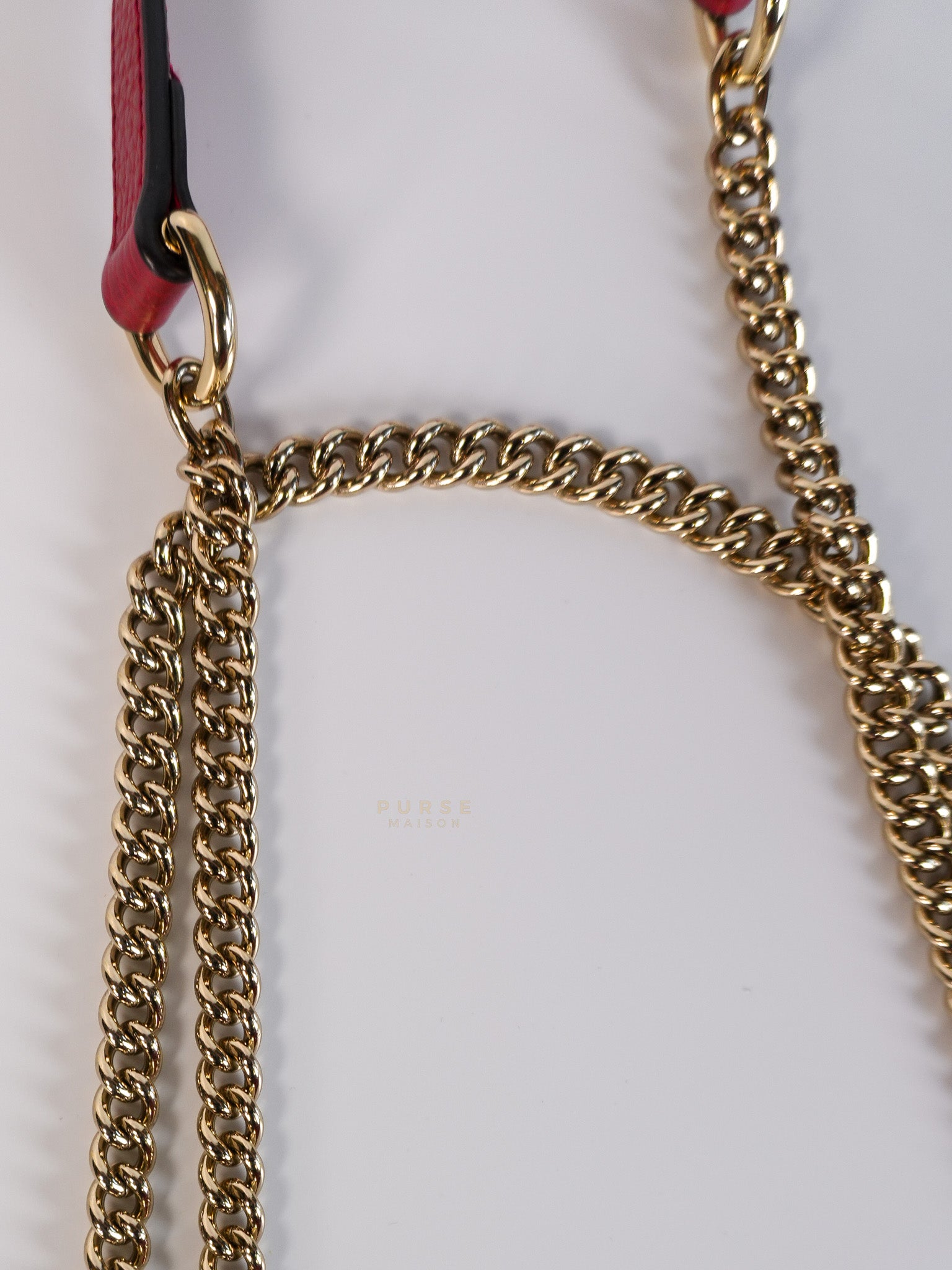 Interlocking G Dollar in Red Grained Calfskin Leather | Purse Maison Luxury Bags Shop