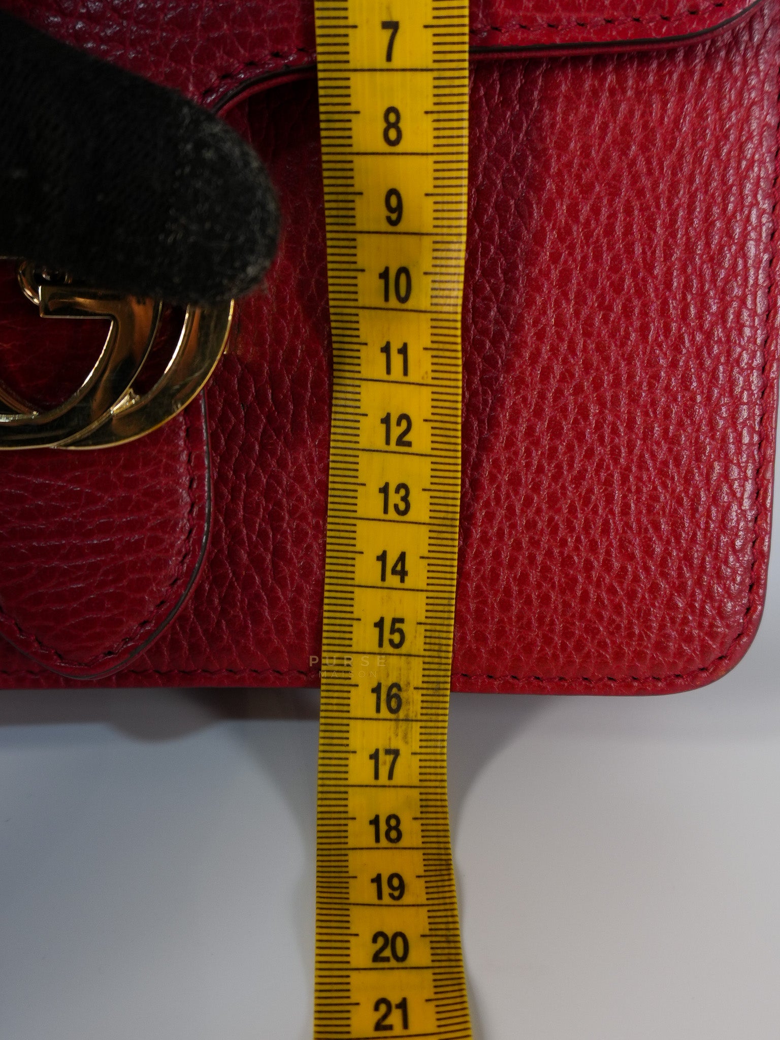 Interlocking G Dollar in Red Grained Calfskin Leather | Purse Maison Luxury Bags Shop