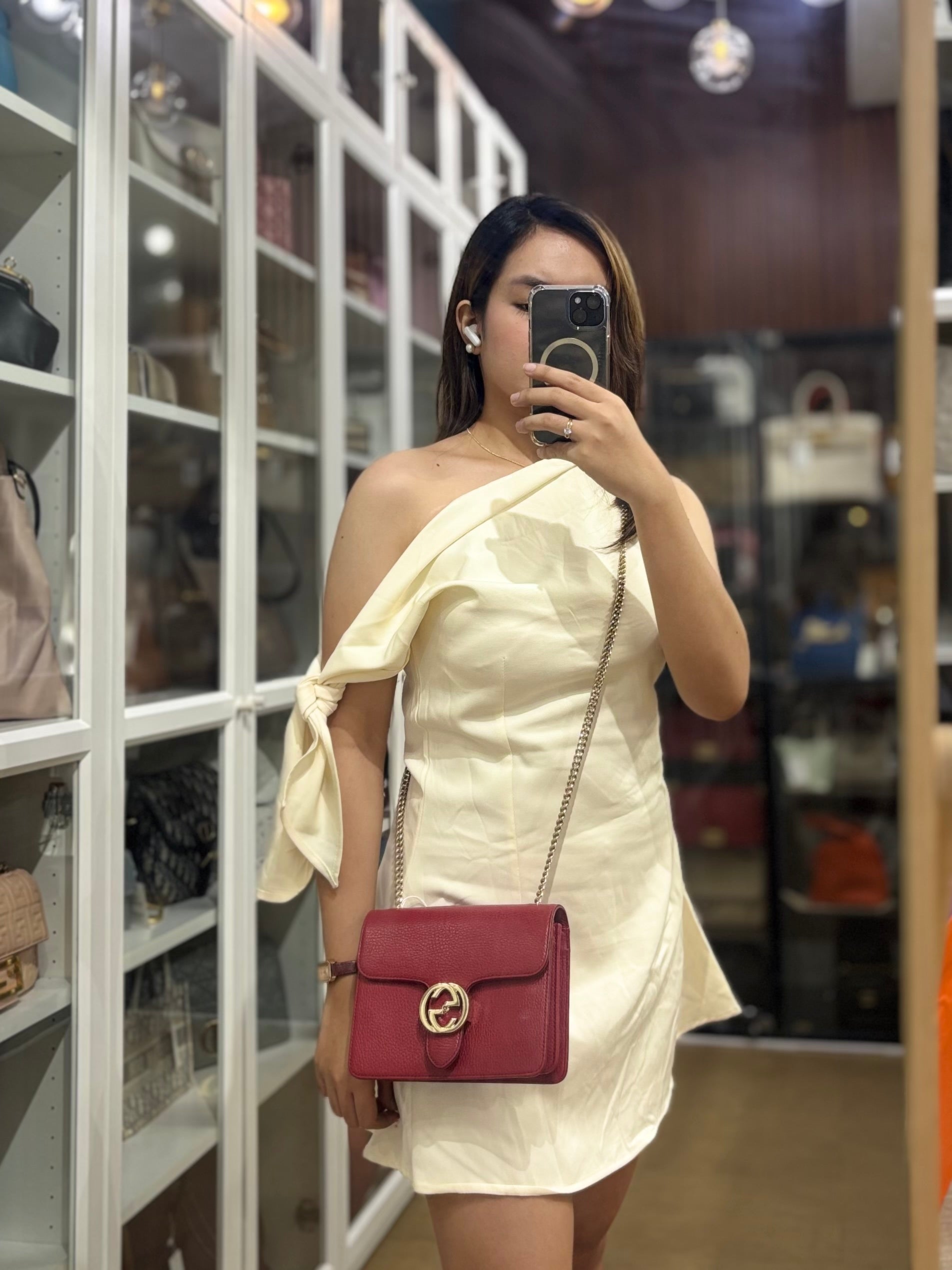 Interlocking G Dollar in Red Grained Calfskin Leather | Purse Maison Luxury Bags Shop