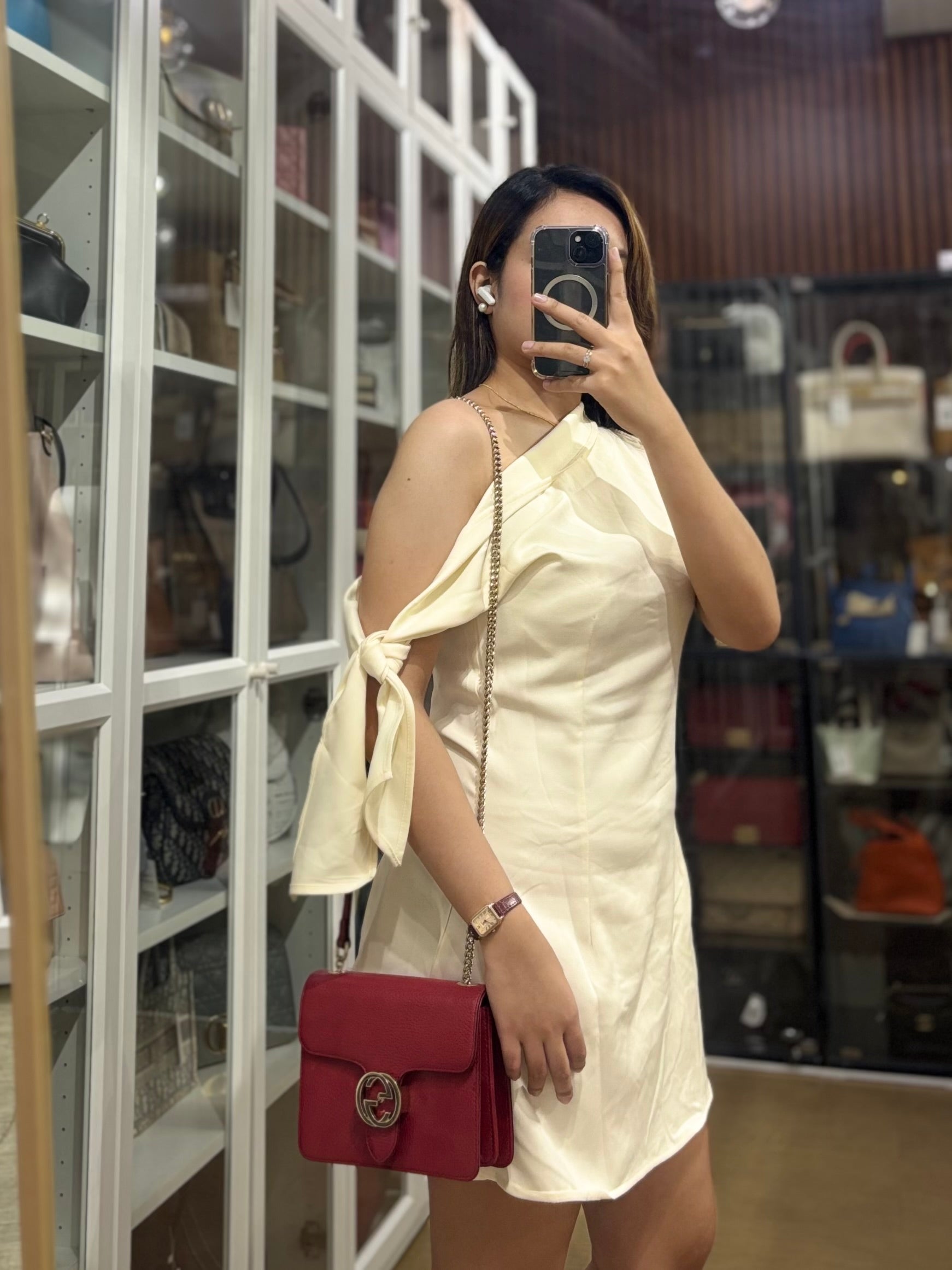 Interlocking G Dollar in Red Grained Calfskin Leather | Purse Maison Luxury Bags Shop