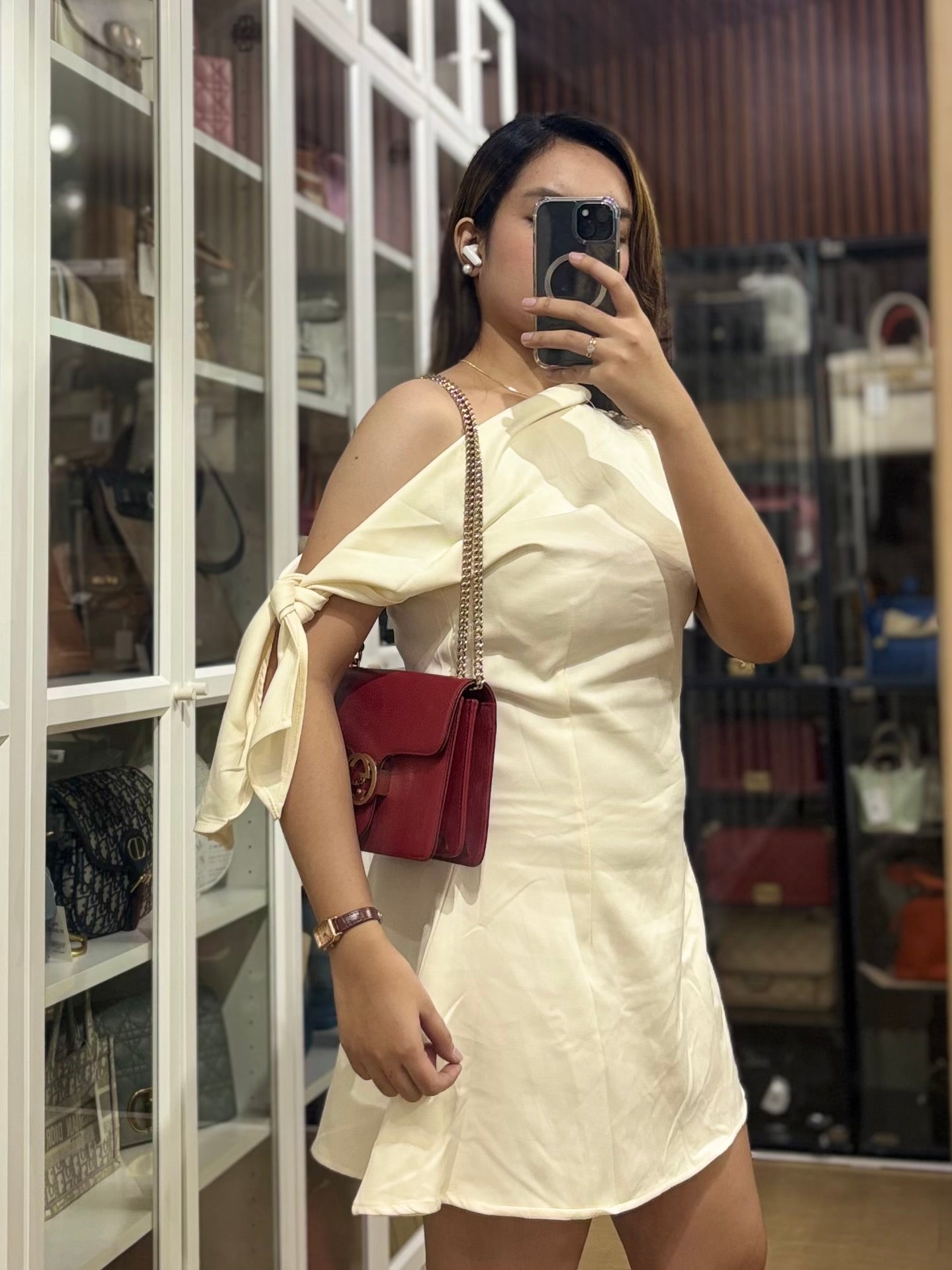 Interlocking G Dollar in Red Grained Calfskin Leather | Purse Maison Luxury Bags Shop