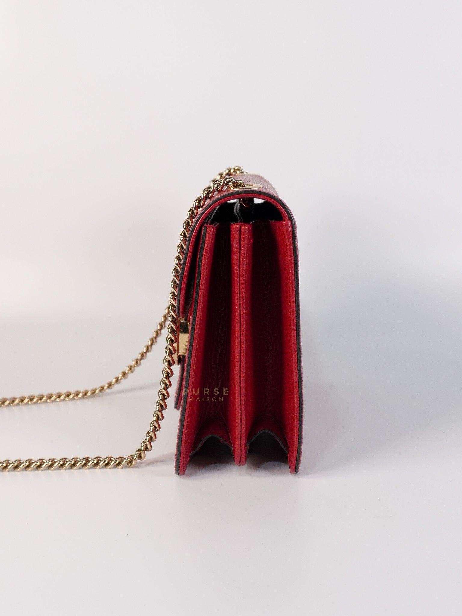 Interlocking G Dollar in Red Grained Calfskin Leather | Purse Maison Luxury Bags Shop