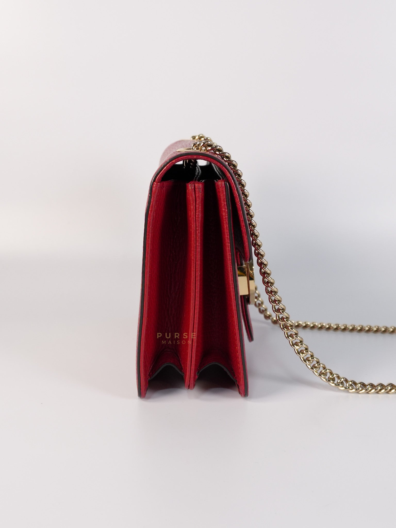 Interlocking G Dollar in Red Grained Calfskin Leather | Purse Maison Luxury Bags Shop