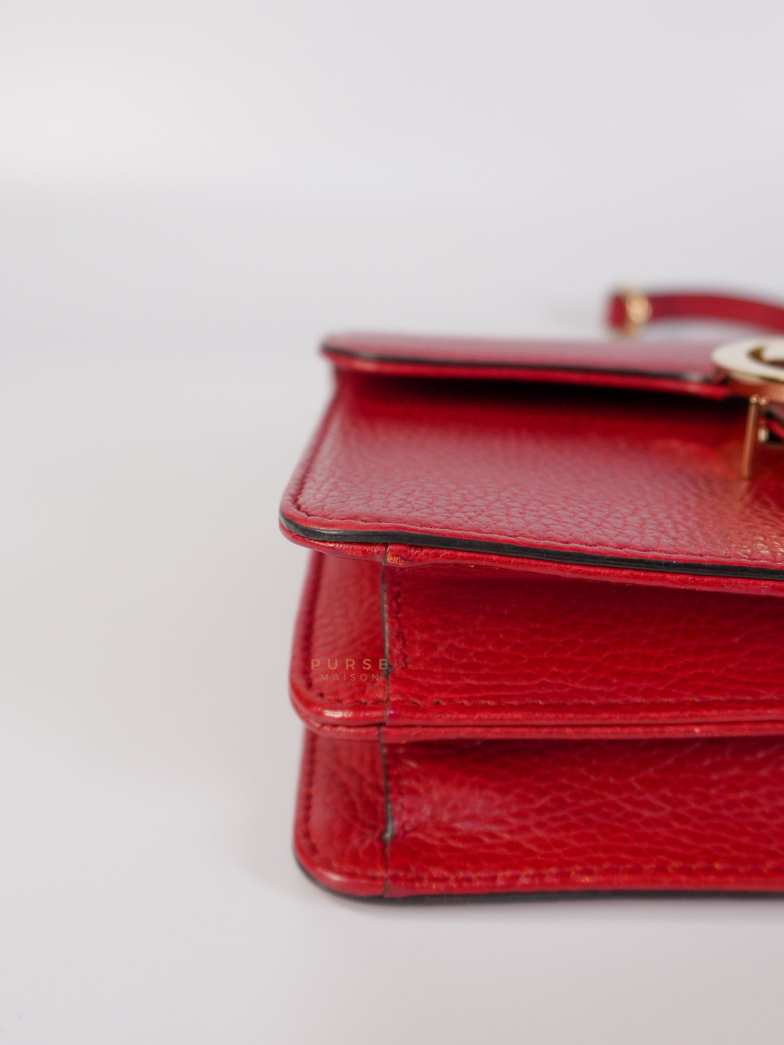 Interlocking G Dollar in Red Grained Calfskin Leather | Purse Maison Luxury Bags Shop