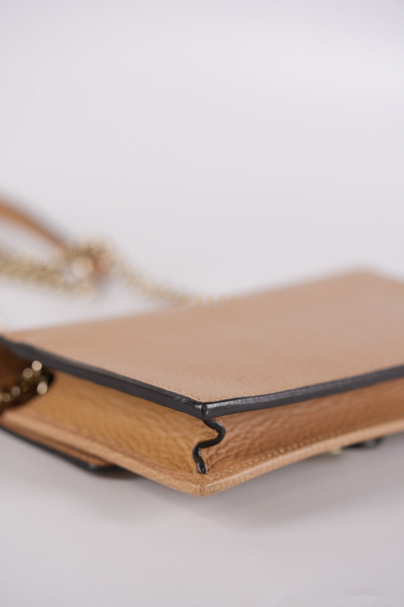 Interlocking G Wallet On Chain in Beige Calfskin Leather | Purse Maison Luxury Bags Shop