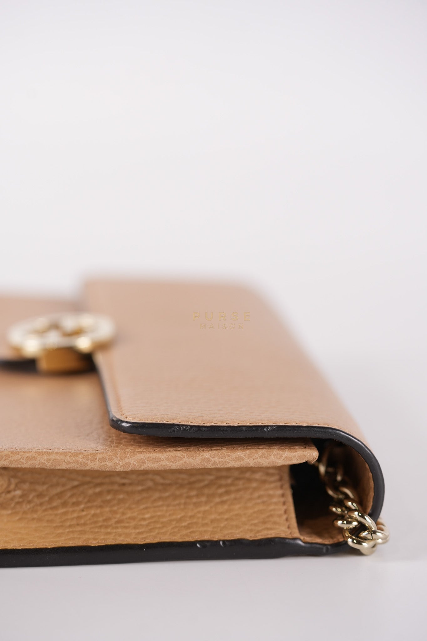 Interlocking G Wallet On Chain in Beige Calfskin Leather | Purse Maison Luxury Bags Shop