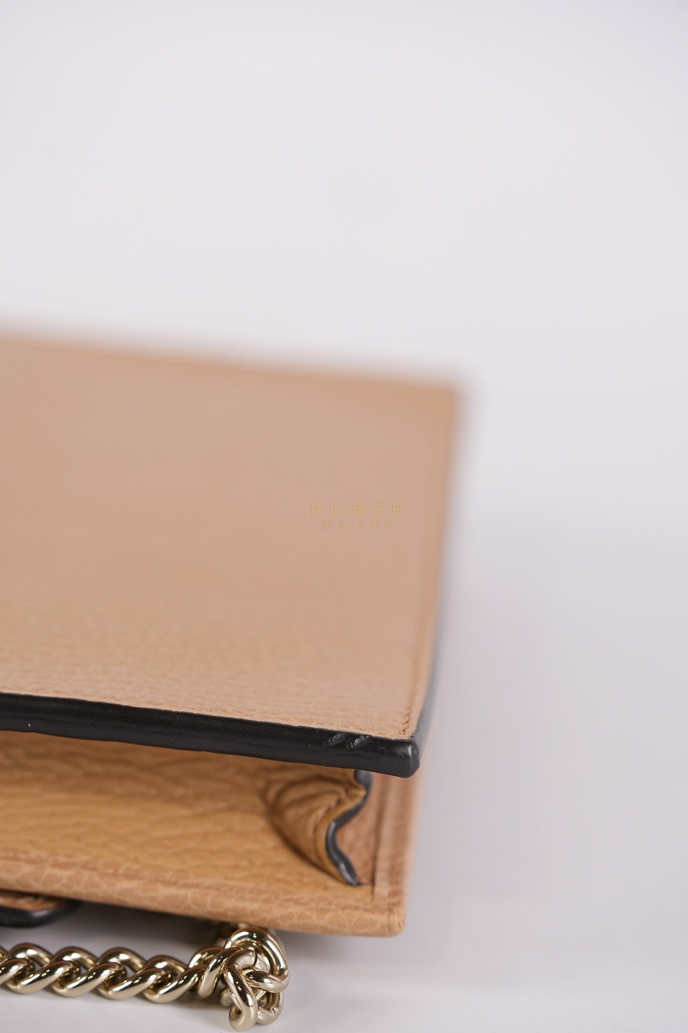 Interlocking G Wallet On Chain in Beige Calfskin Leather | Purse Maison Luxury Bags Shop