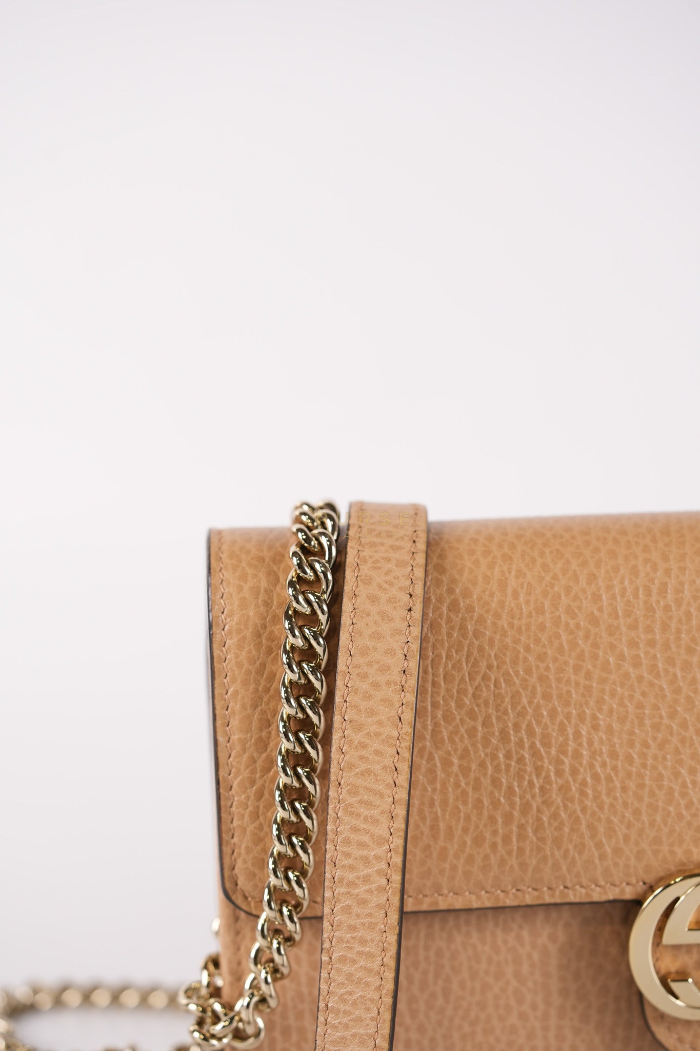 Interlocking G Wallet On Chain in Beige Calfskin Leather | Purse Maison Luxury Bags Shop