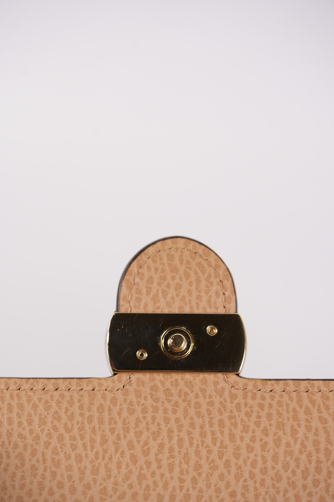 Interlocking G Wallet On Chain in Beige Calfskin Leather | Purse Maison Luxury Bags Shop