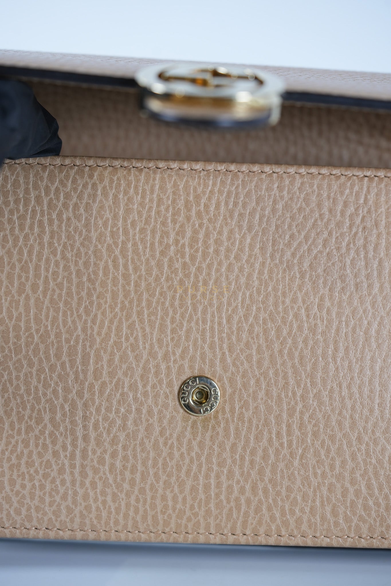 Interlocking G Wallet On Chain in Beige Calfskin Leather | Purse Maison Luxury Bags Shop