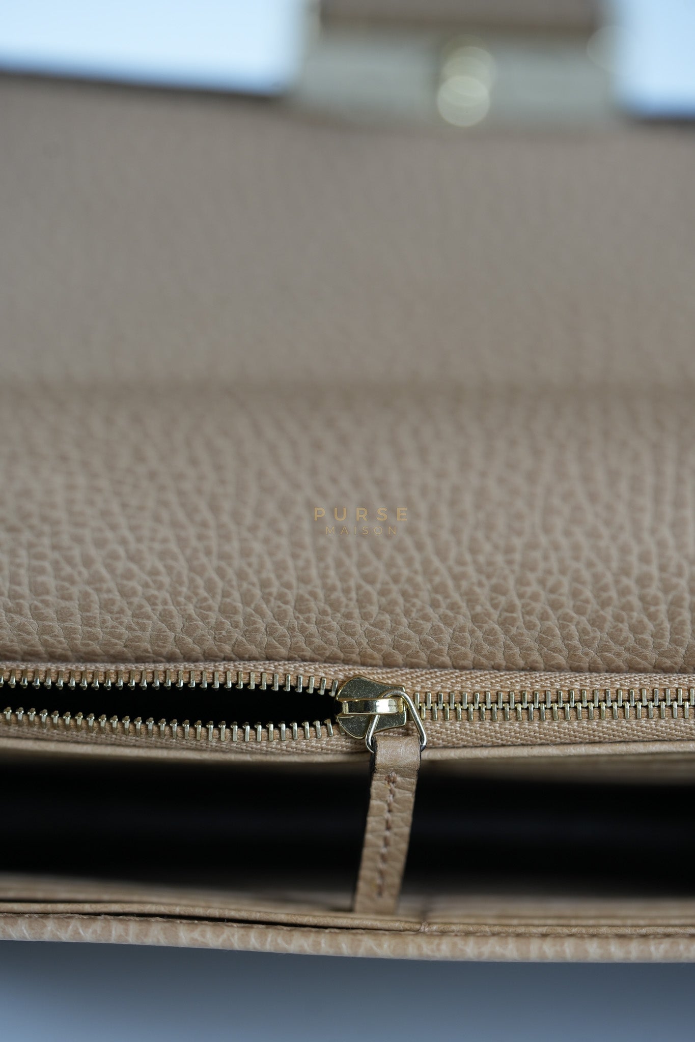Interlocking G Wallet On Chain in Beige Calfskin Leather | Purse Maison Luxury Bags Shop