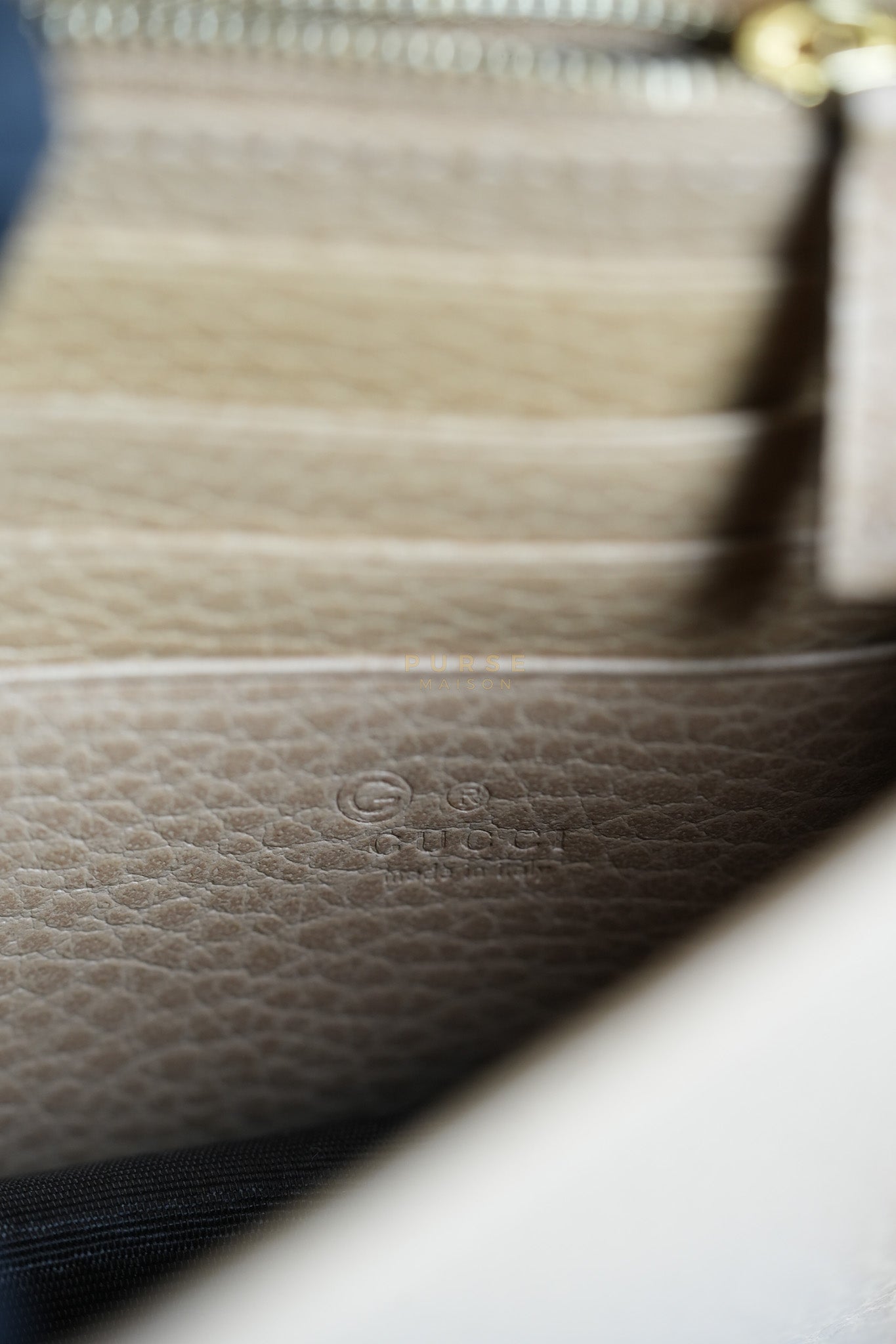 Interlocking G Wallet On Chain in Beige Calfskin Leather | Purse Maison Luxury Bags Shop