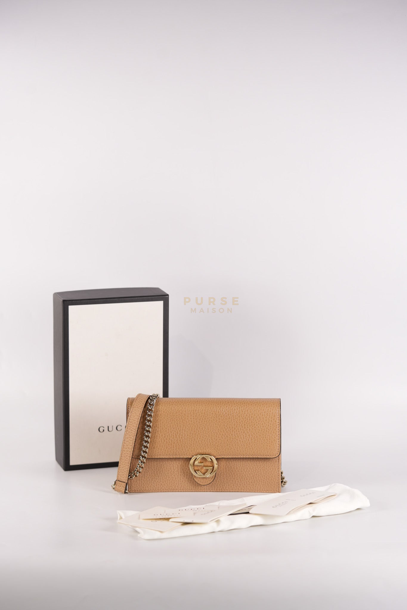 Interlocking G Wallet On Chain in Beige Calfskin Leather | Purse Maison Luxury Bags Shop