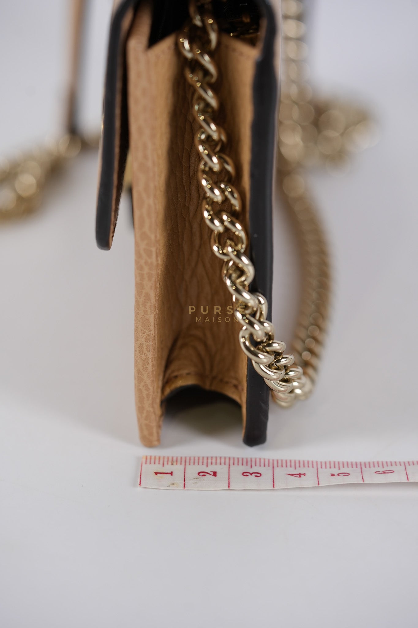 Interlocking G Wallet On Chain in Beige Calfskin Leather | Purse Maison Luxury Bags Shop