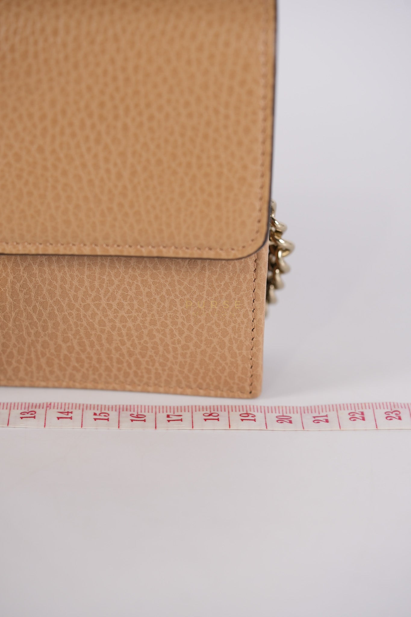 Interlocking G Wallet On Chain in Beige Calfskin Leather | Purse Maison Luxury Bags Shop