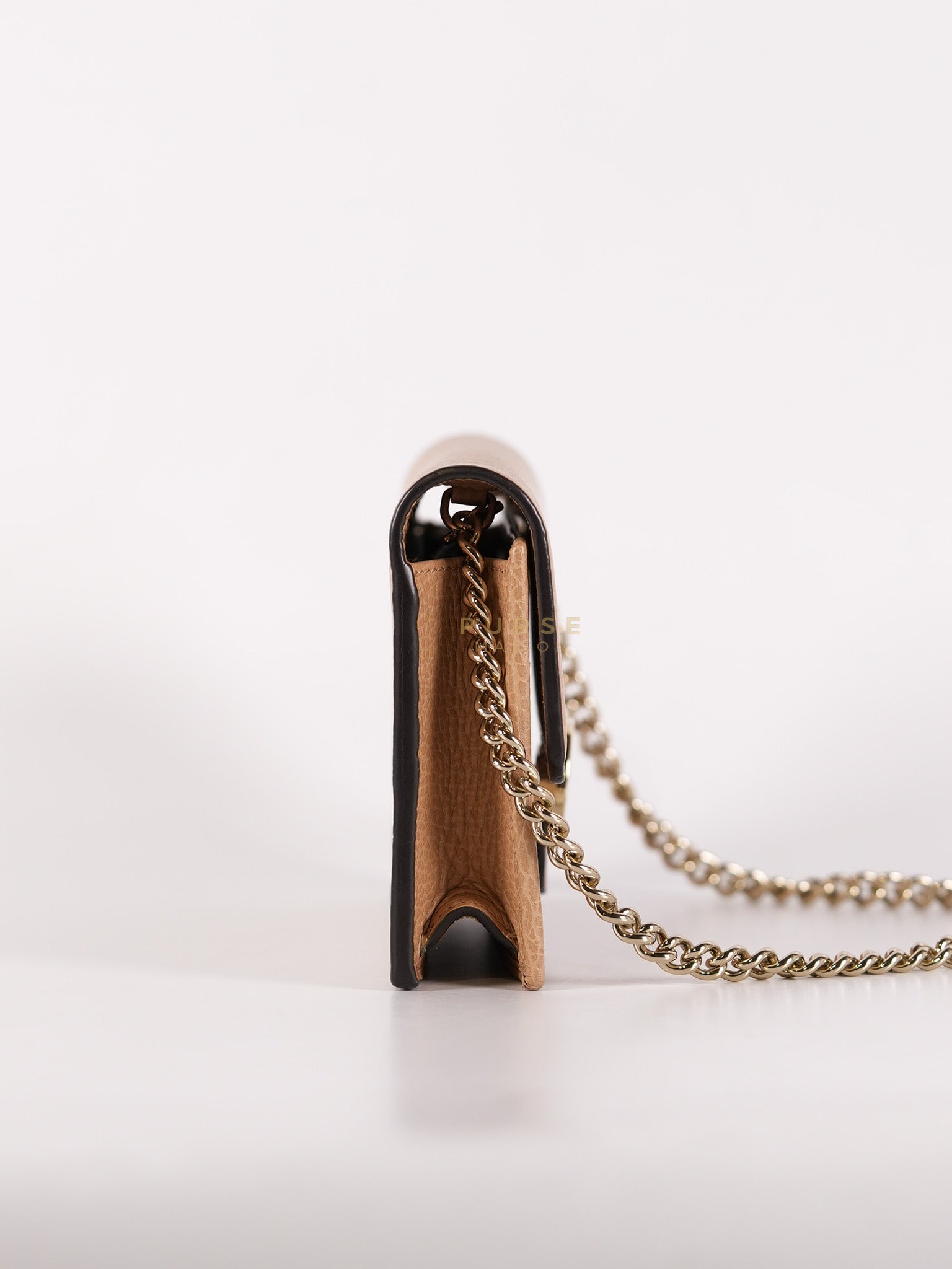 Interlocking G Wallet On Chain in Beige Calfskin Leather | Purse Maison Luxury Bags Shop