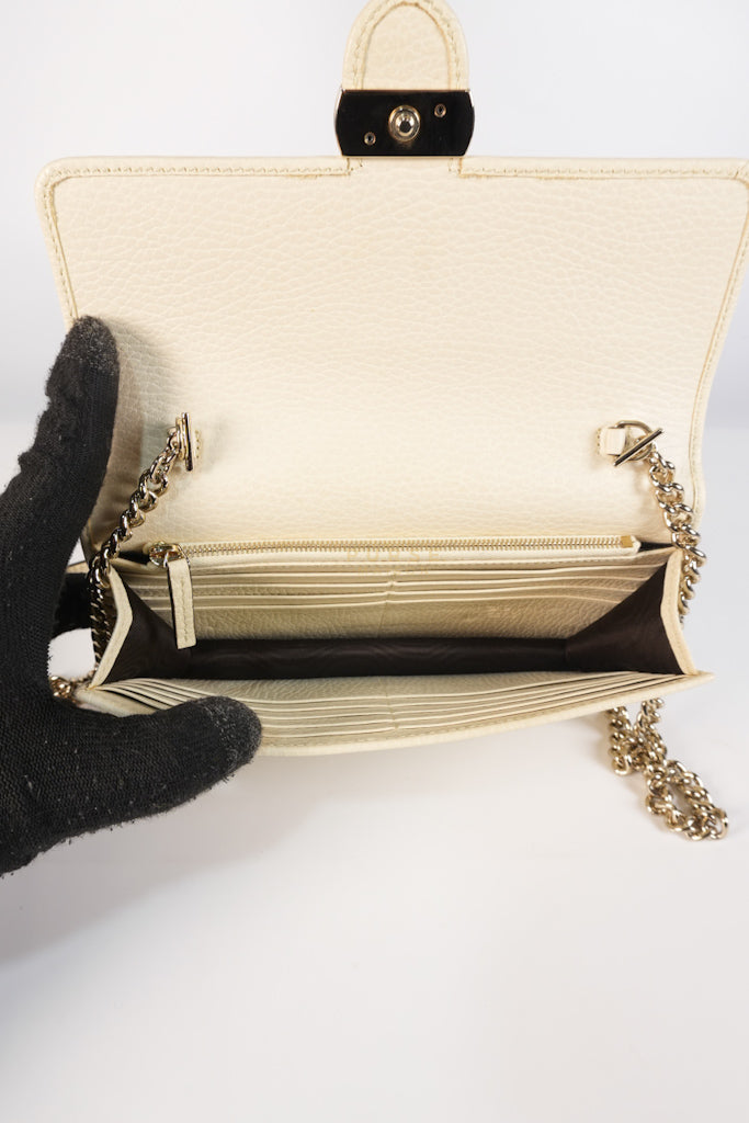 Interlocking G Wallet on Chain Ivory White in Grained Calfskin Leather | Purse Maison Luxury Bags Shop