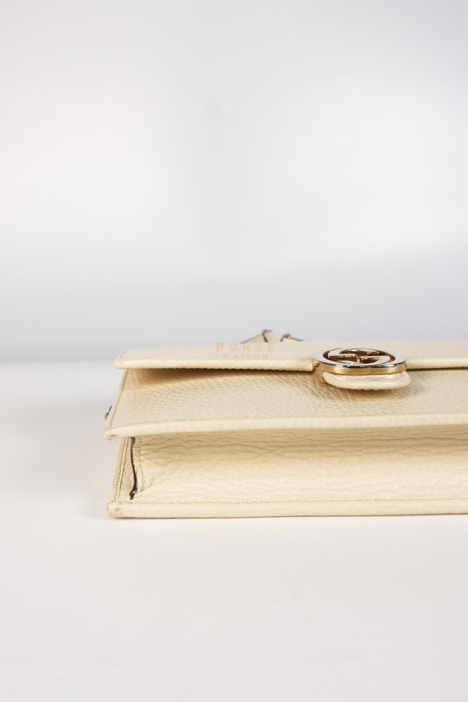 Interlocking G Wallet on Chain Ivory White in Grained Calfskin Leather | Purse Maison Luxury Bags Shop