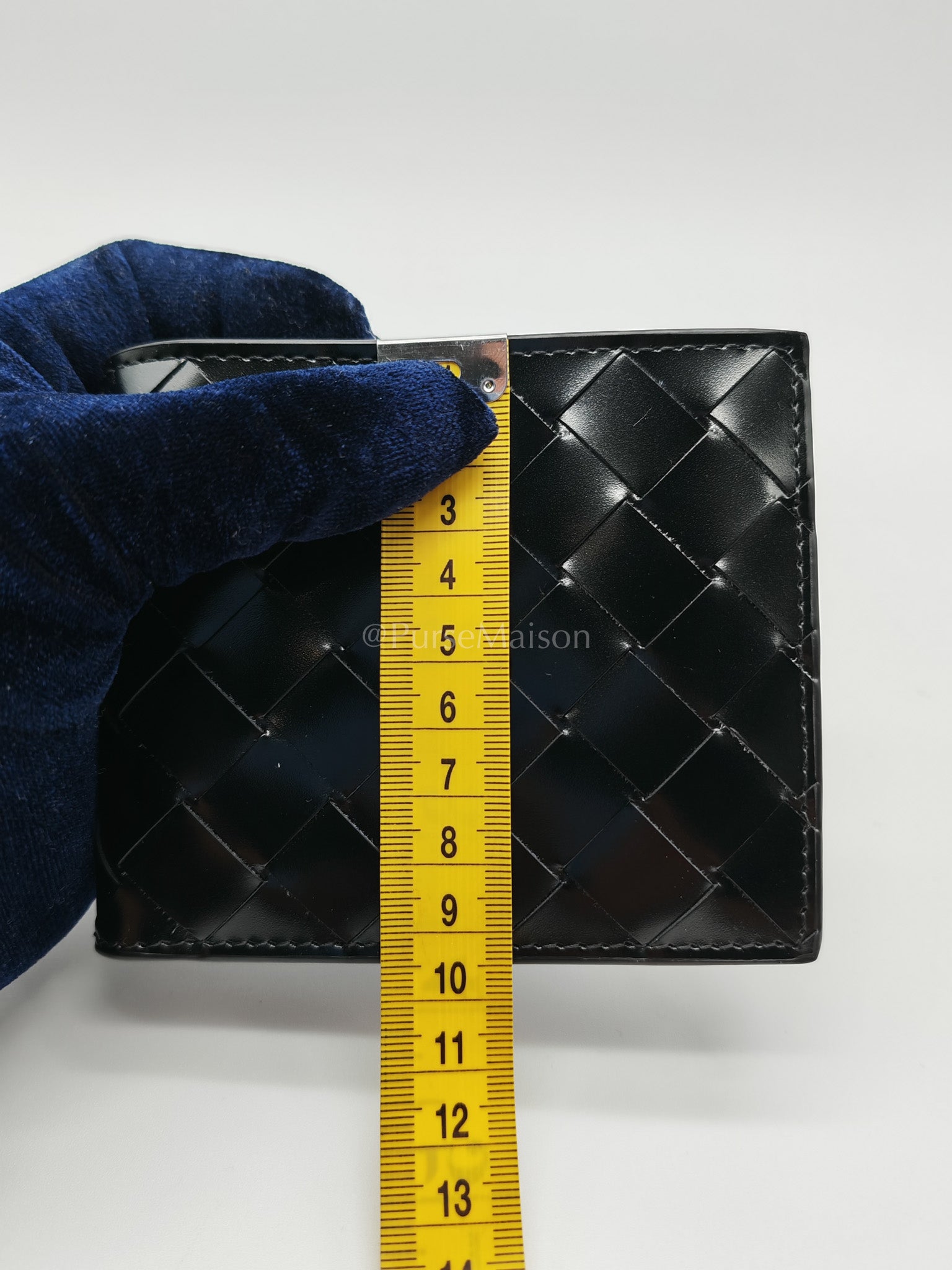 Intrecciato Bi-fold Wallet Black | Purse Maison Luxury Bags Shop