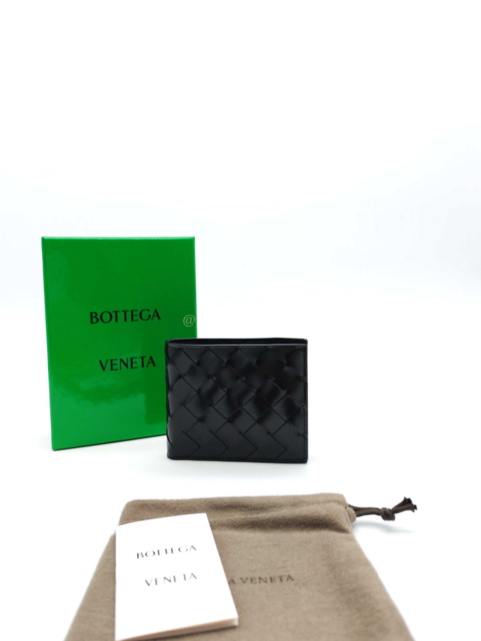 Intrecciato Bi-fold Wallet Black | Purse Maison Luxury Bags Shop