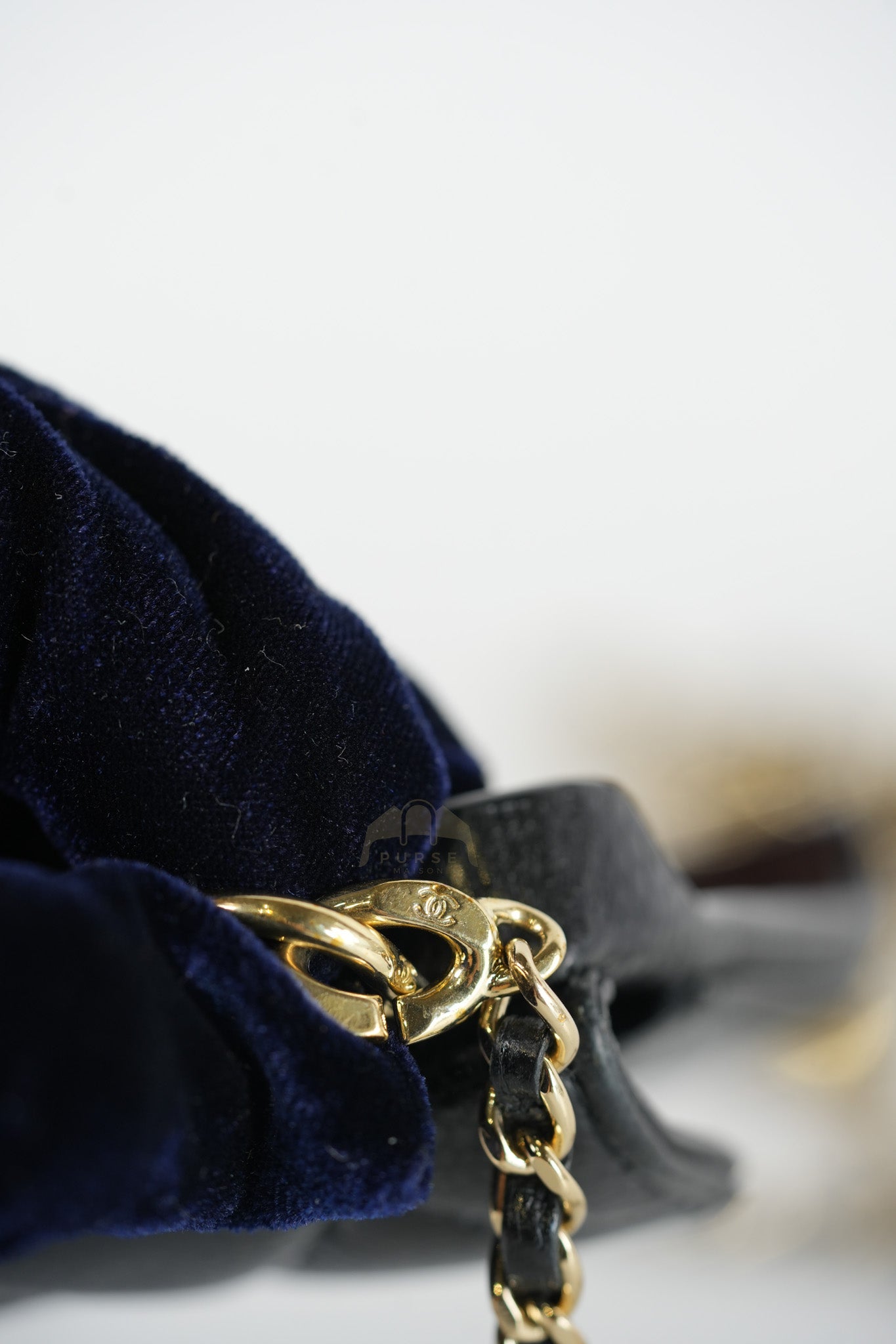 Iphone14 Pro Phone Case in Quilted Caviar Leather Chain Strap (Microchip) | Purse Maison Luxury Bags Shop