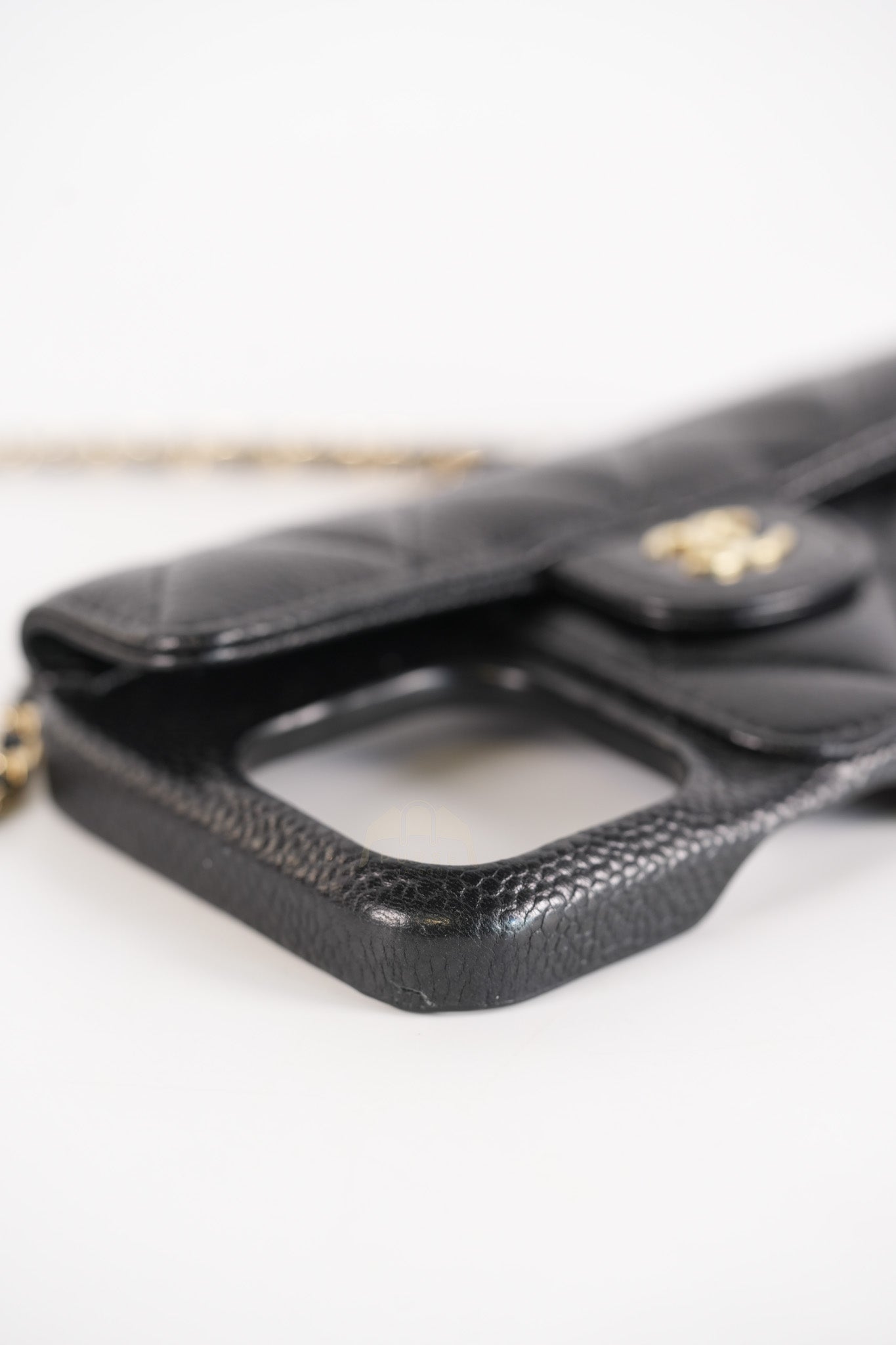 Iphone14 Pro Phone Case in Quilted Caviar Leather Chain Strap (Microchip) | Purse Maison Luxury Bags Shop