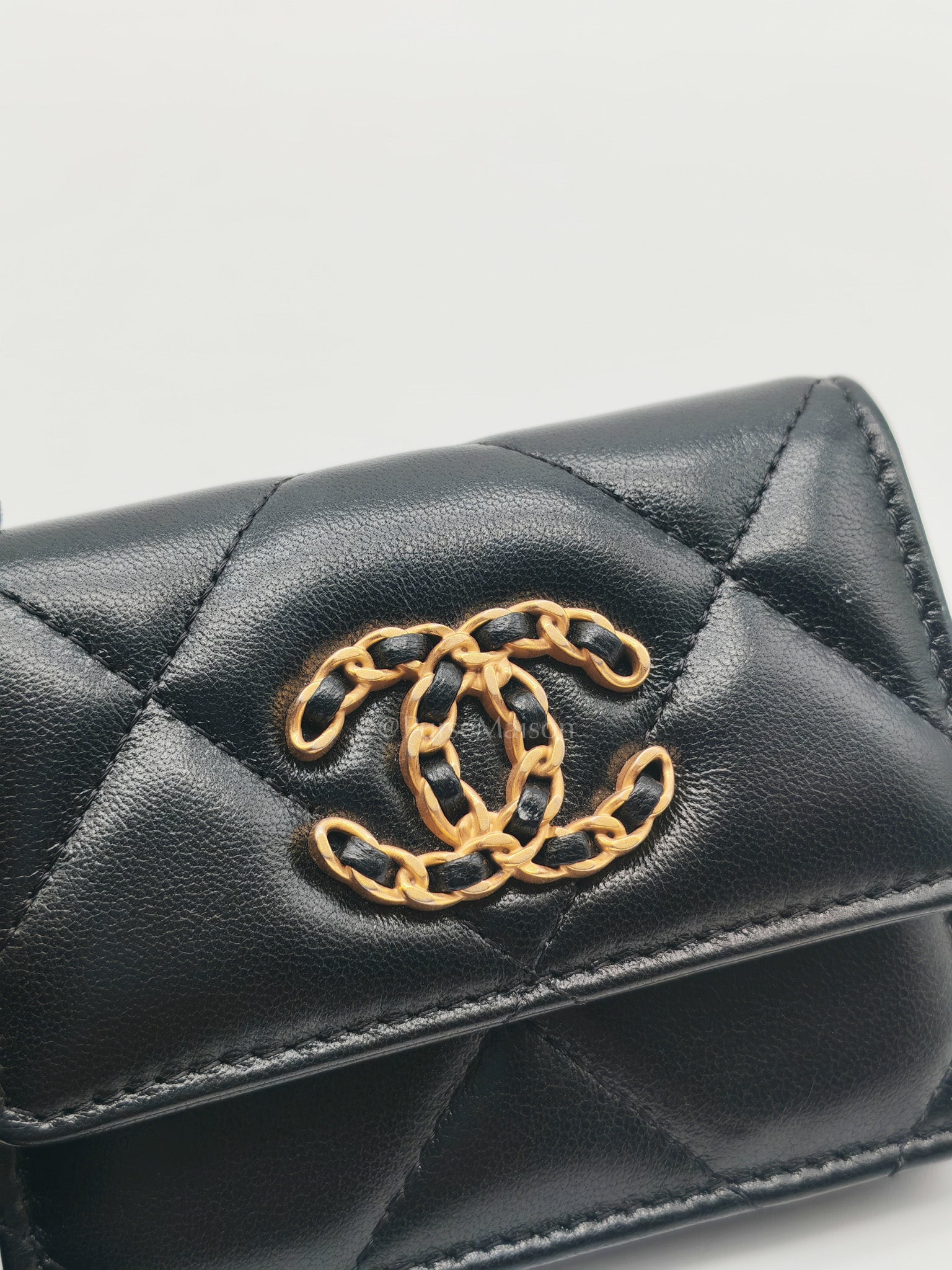 19 Flap Coin Purse in Black Lambskin Leather & Mix Hardware (Series 31)