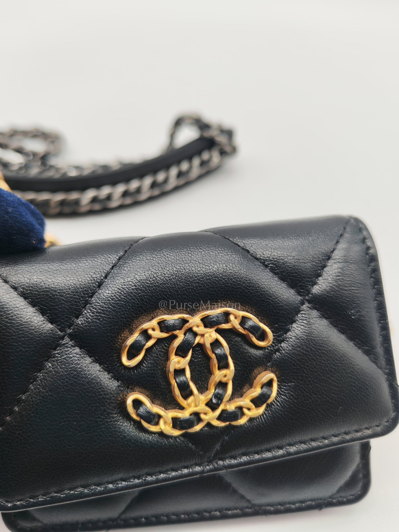 19 Flap Coin Purse in Black Lambskin Leather & Mix Hardware (Series 31)