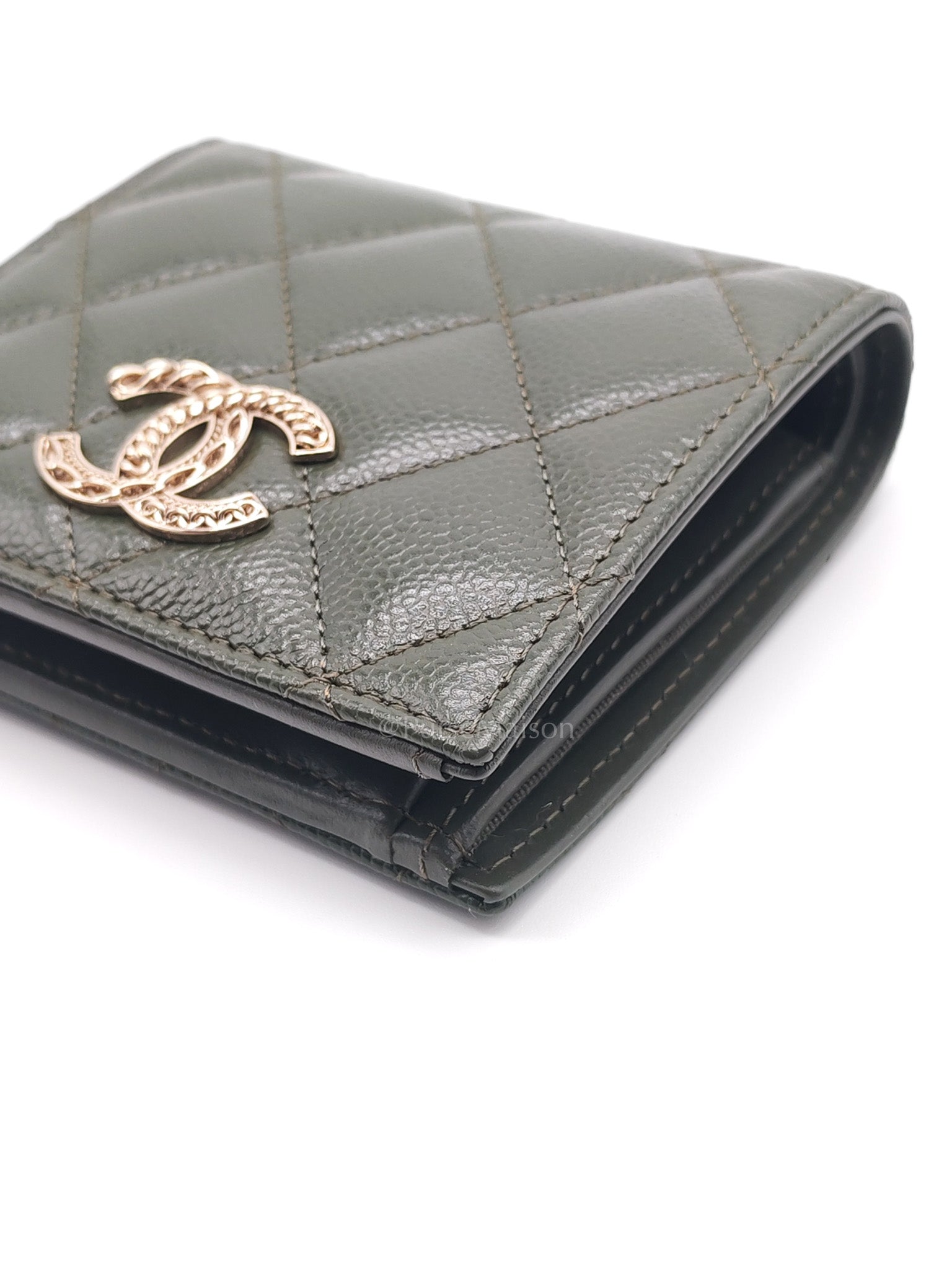 Twirling CC Logo Bi-Fold Wallet in Khaki Caviar Leather in Light Gold Hardware (Microchip)
