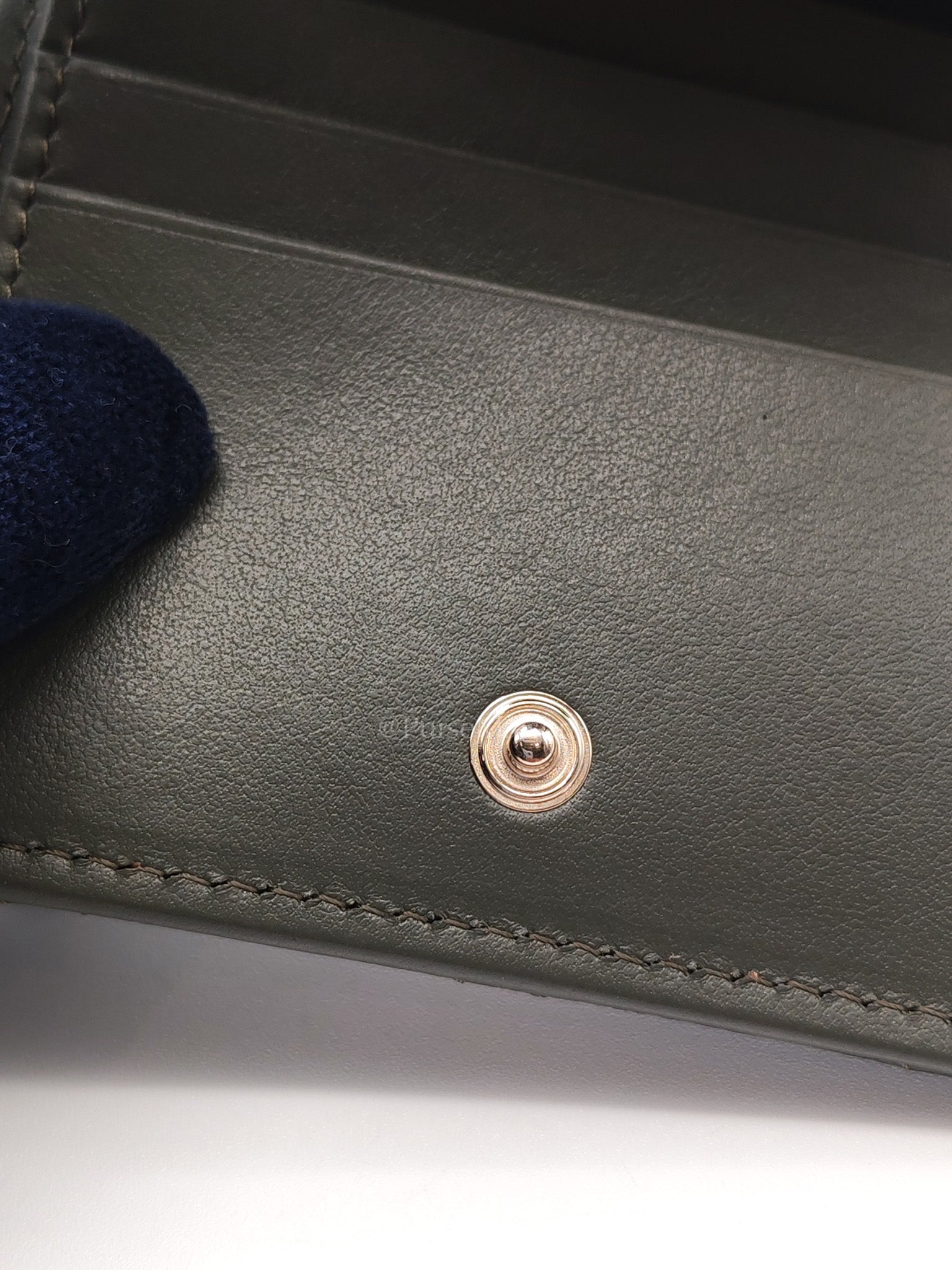 Twirling CC Logo Bi-Fold Wallet in Khaki Caviar Leather in Light Gold Hardware (Microchip)